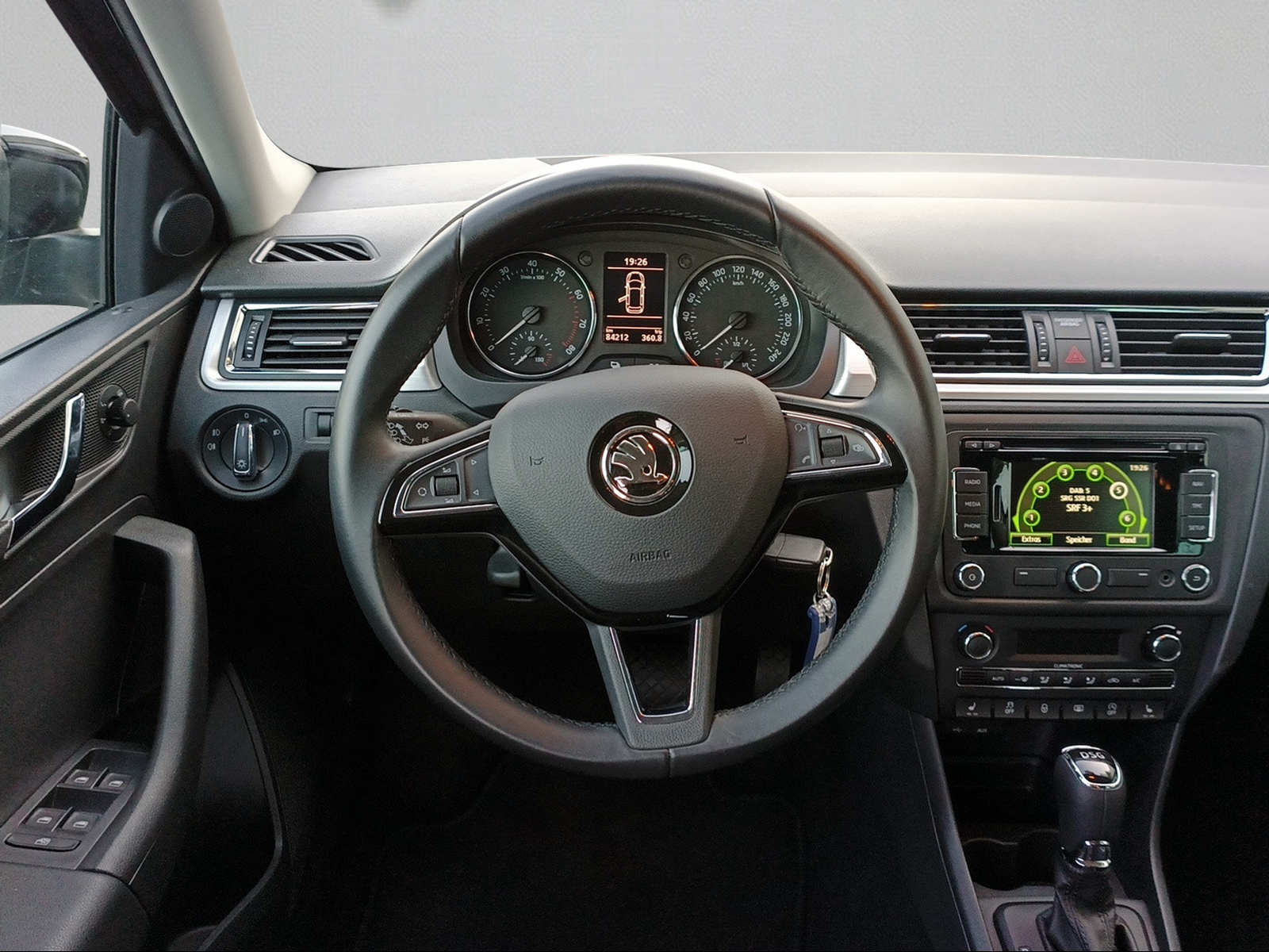 SKODA Rapid Spaceback 1.4 TSI Ambition DSG-image-11
