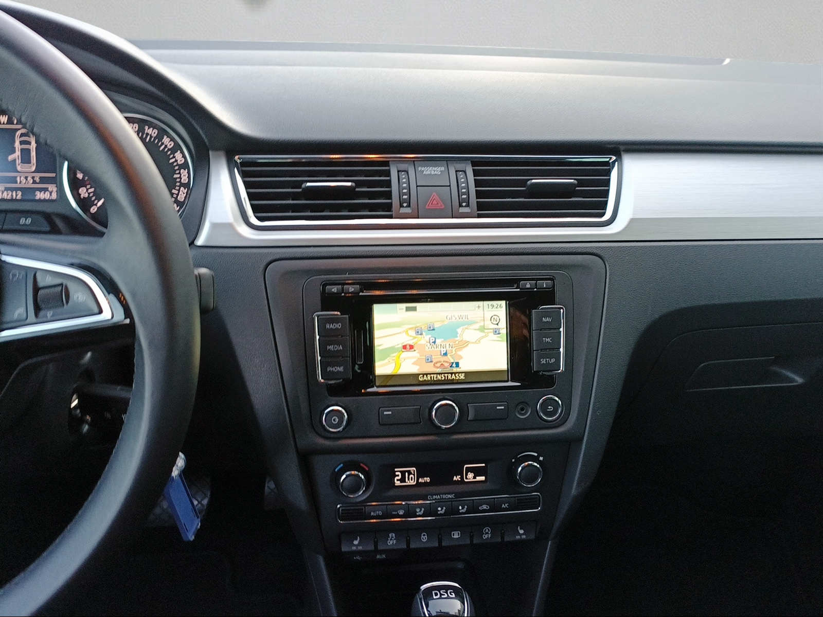 SKODA Rapid Spaceback 1.4 TSI Ambition DSG-image-12