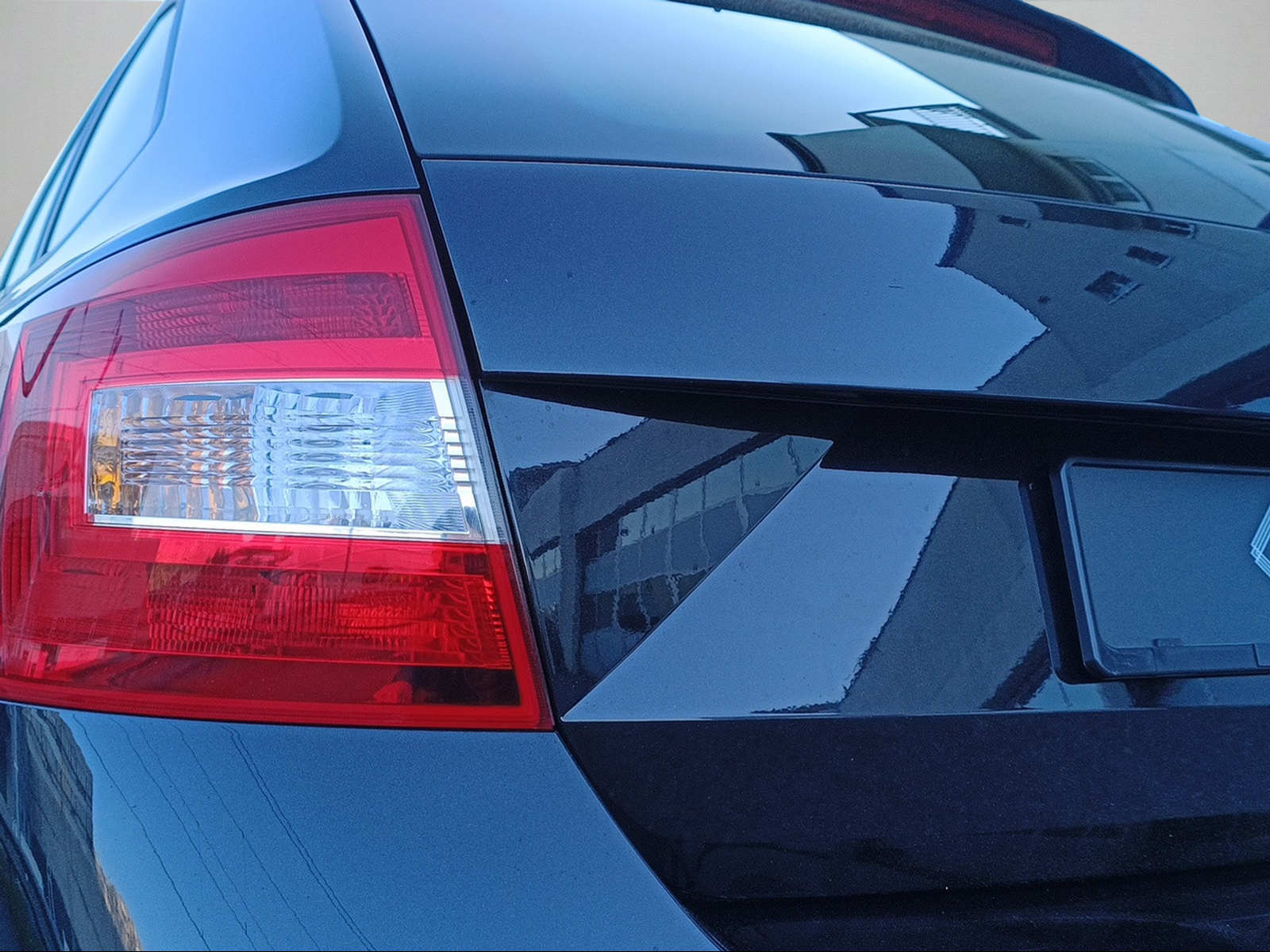 SKODA Rapid Spaceback 1.4 TSI Ambition DSG-image-8