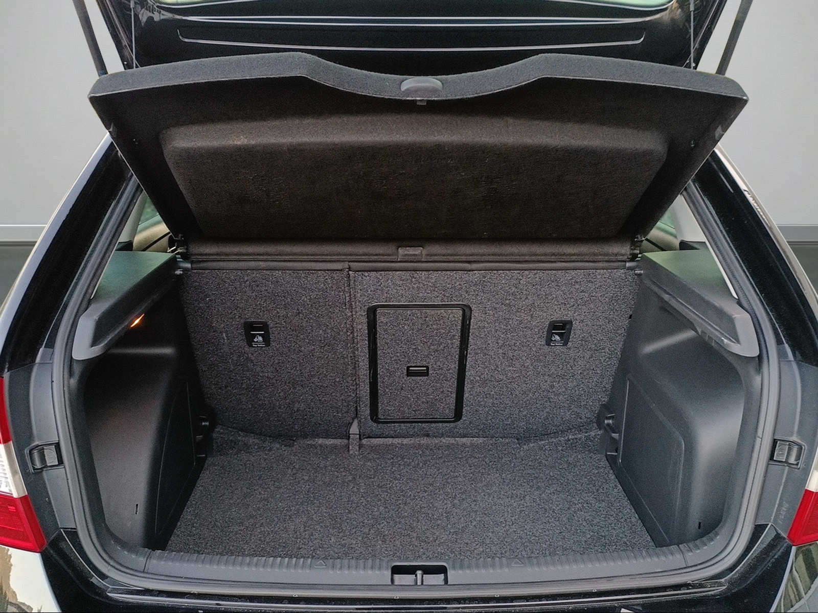 SKODA Rapid Spaceback 1.4 TSI Ambition DSG-image-10