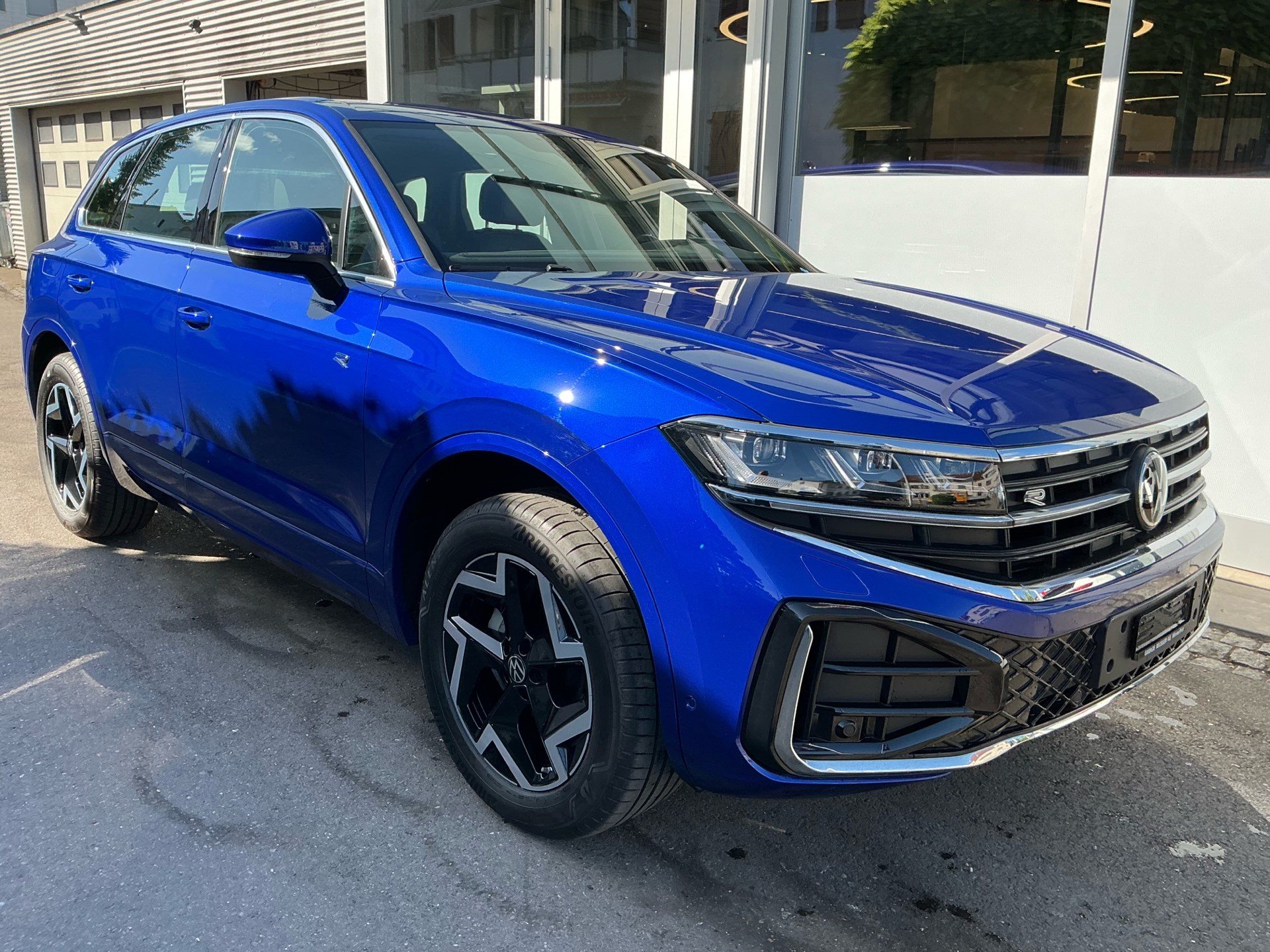 VW Touareg 3.0 TDI 4Motion R-Line *** 60 MONATE WERKSGARANTIE MIT AHK ***-image-2