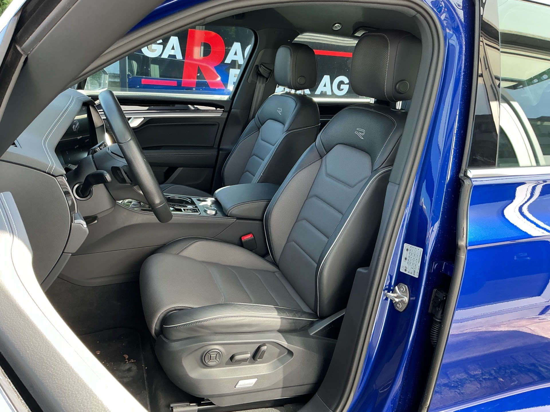 VW Touareg 3.0 TDI 4Motion R-Line *** 60 MONATE WERKSGARANTIE MIT AHK ***-image-7