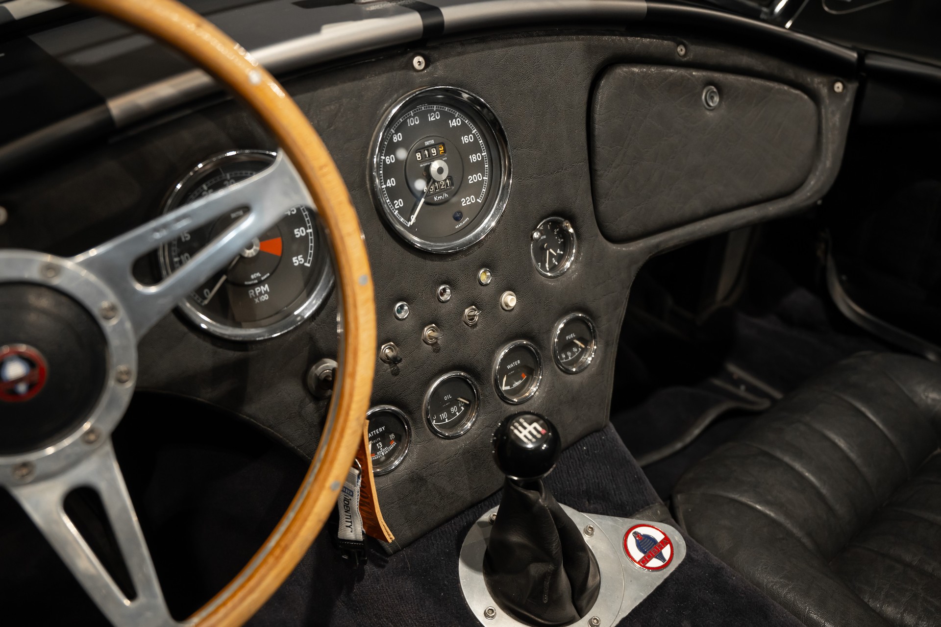 AC Cobra 5.7 V8 Supercharged-image-21