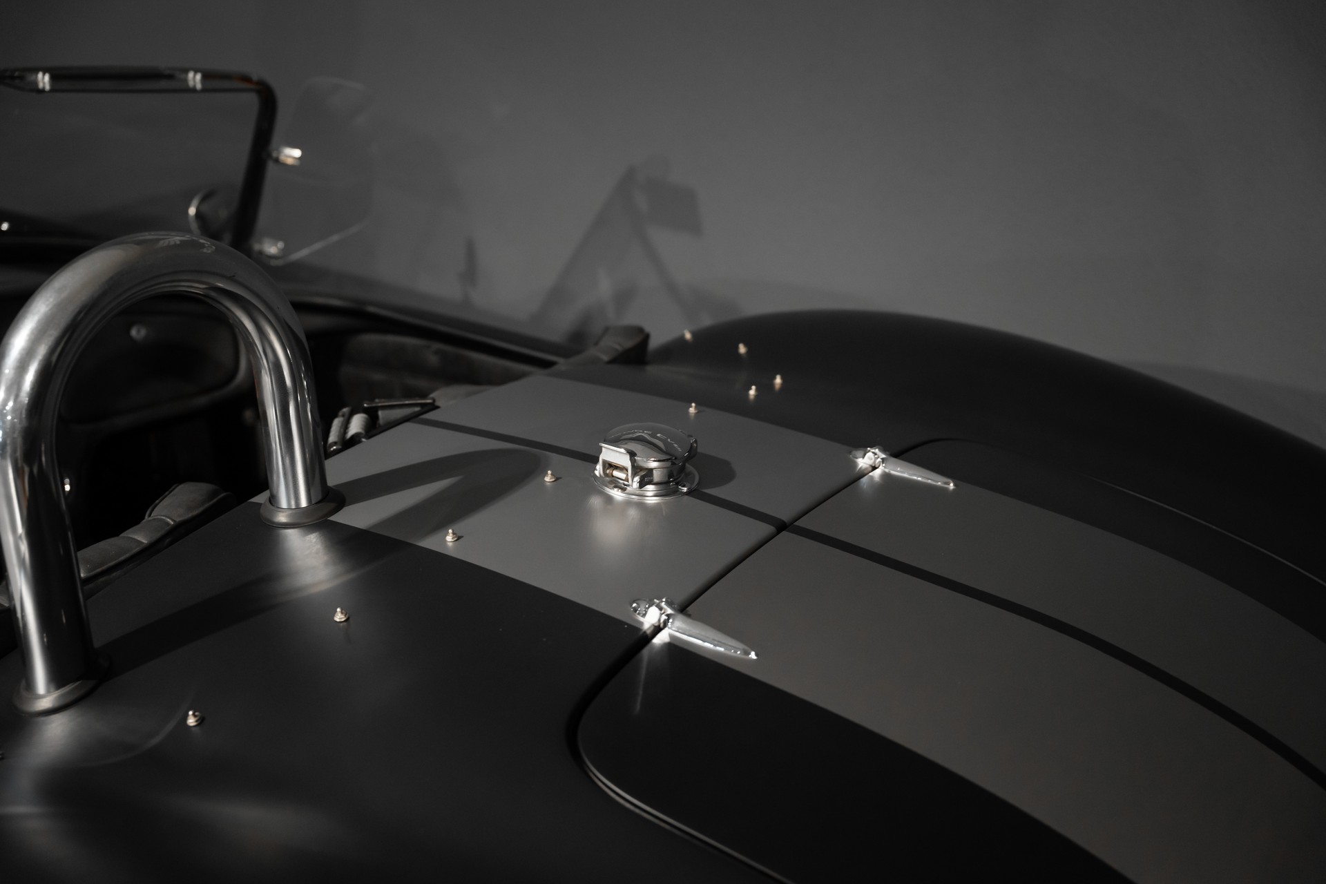 AC Cobra 5.7 V8 Supercharged-image-13
