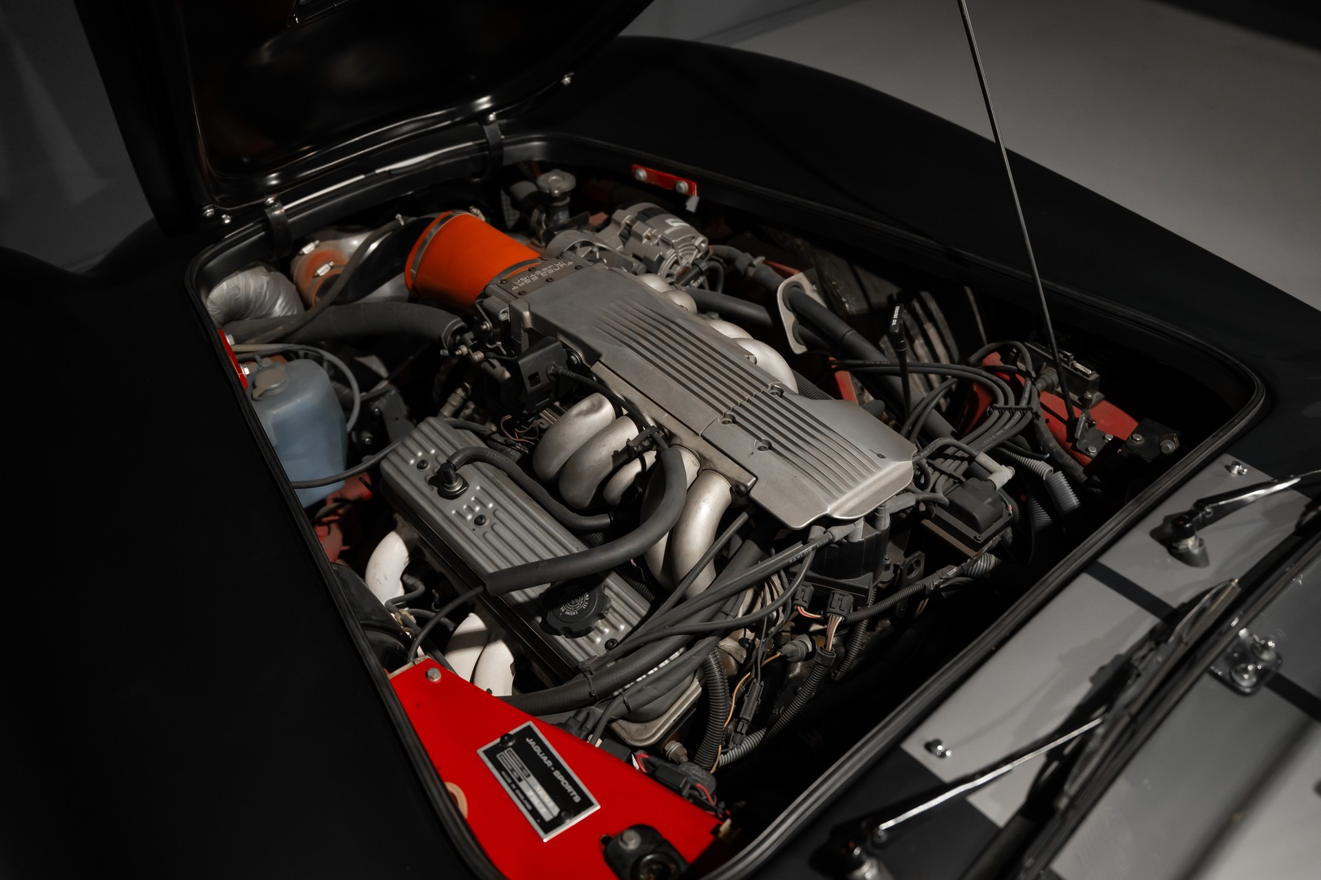 AC Cobra 5.7 V8 Supercharged-image-24