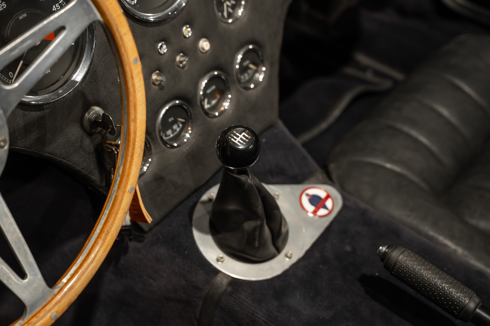 AC Cobra 5.7 V8 Supercharged-image-20