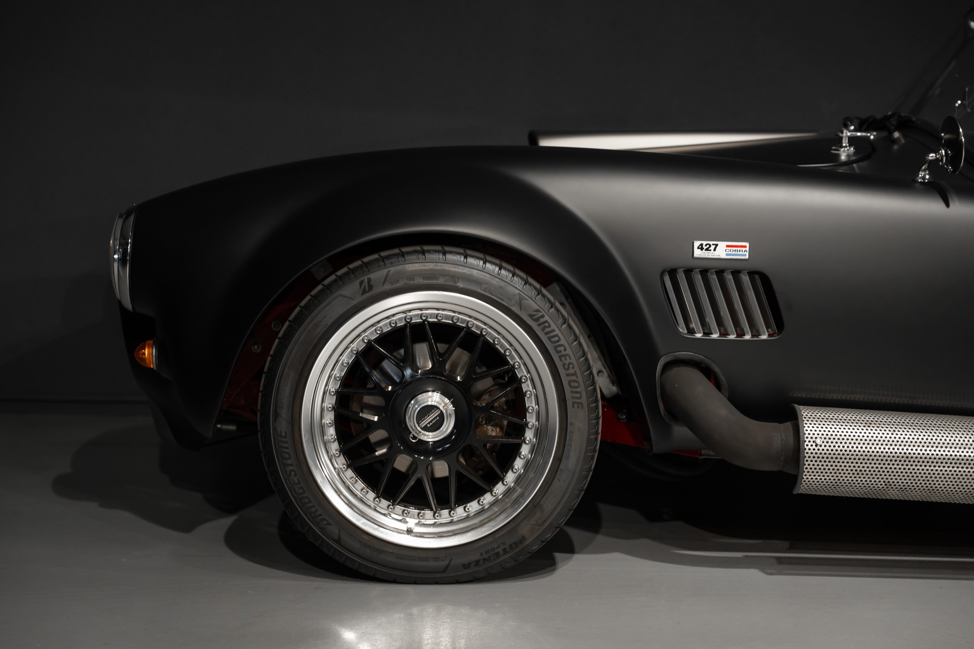 AC Cobra 5.7 V8 Supercharged-image-6