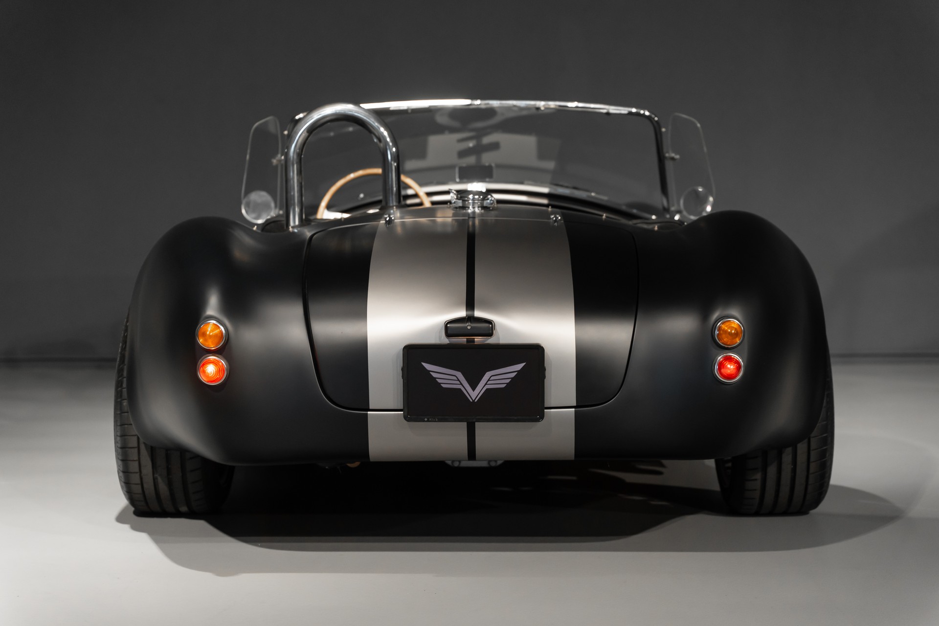 AC Cobra 5.7 V8 Supercharged-image-11