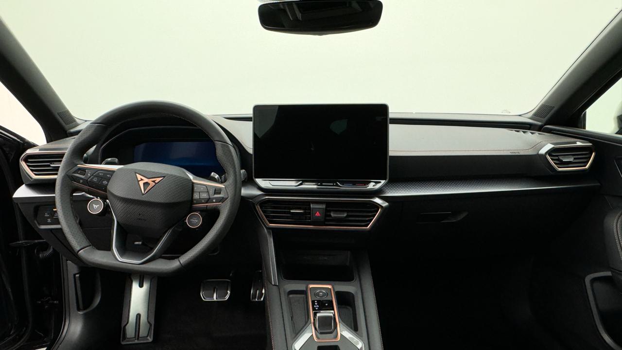 CUPRA LEON 1.5 e-HYBRID pHEV VZ Black Edition-image-5