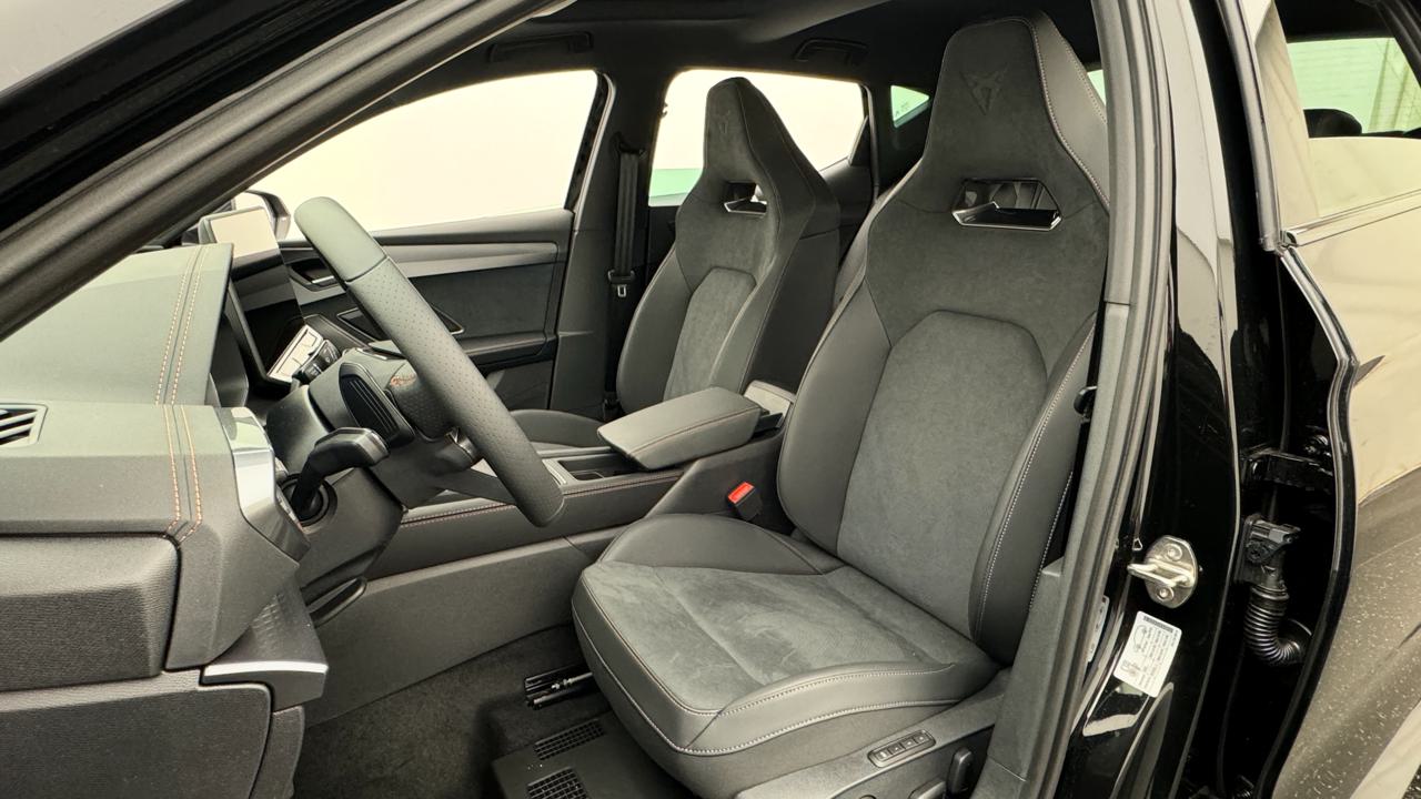 CUPRA LEON 1.5 e-HYBRID pHEV VZ Black Edition-image-4