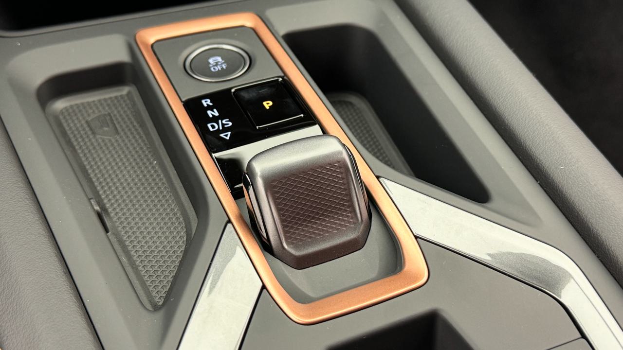CUPRA LEON 1.5 e-HYBRID pHEV VZ Black Edition-image-10