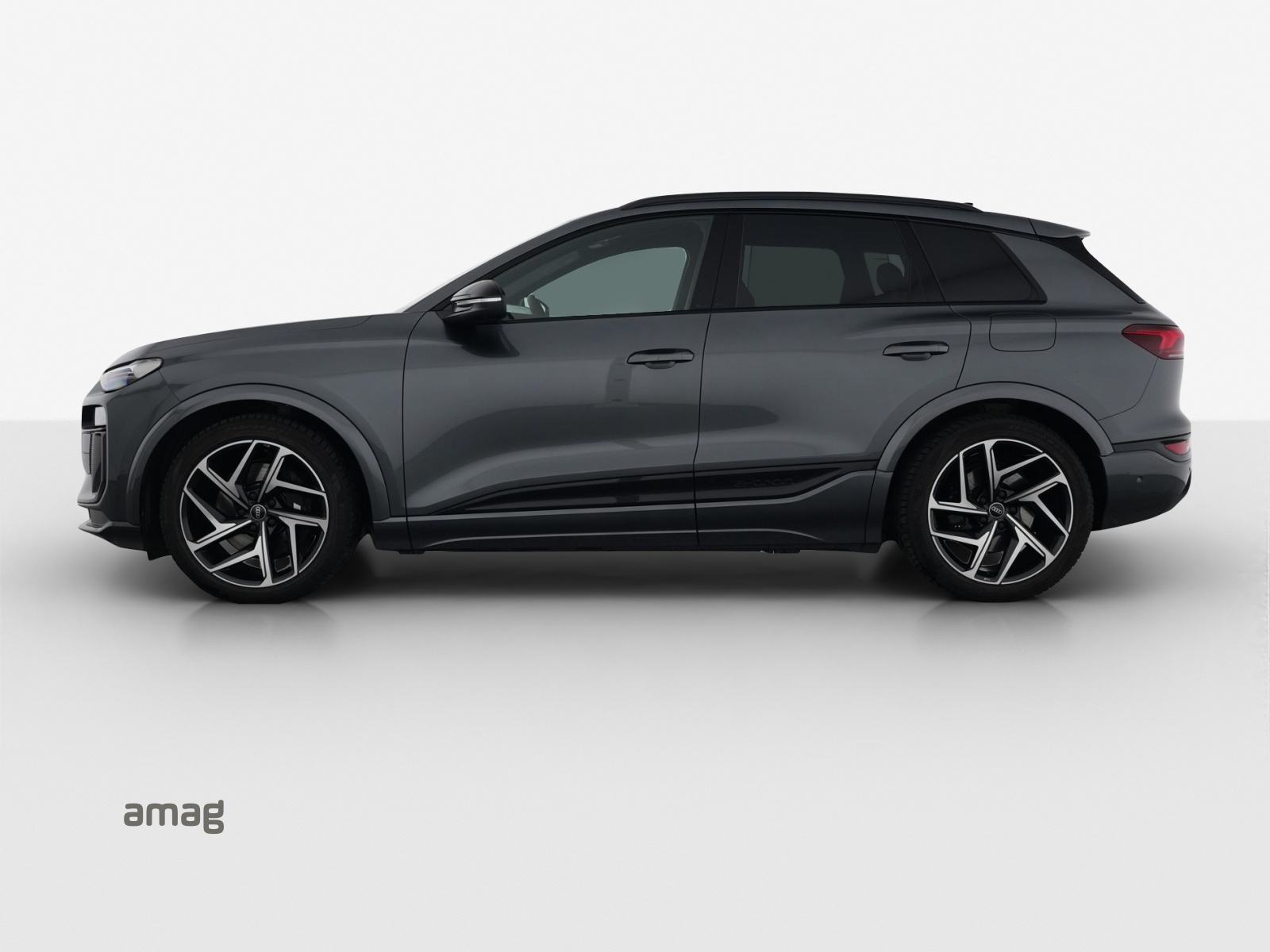 AUDI SQ6 e-tron quattro-showroom-element-1