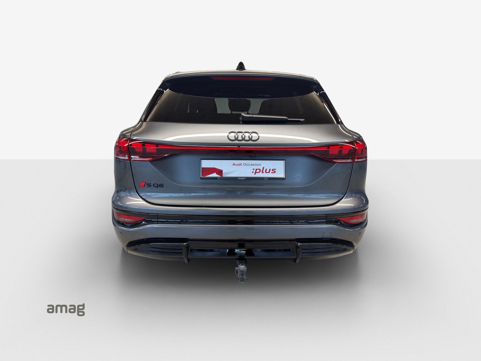 AUDI SQ6 e-tron quattro-showroom-element-3