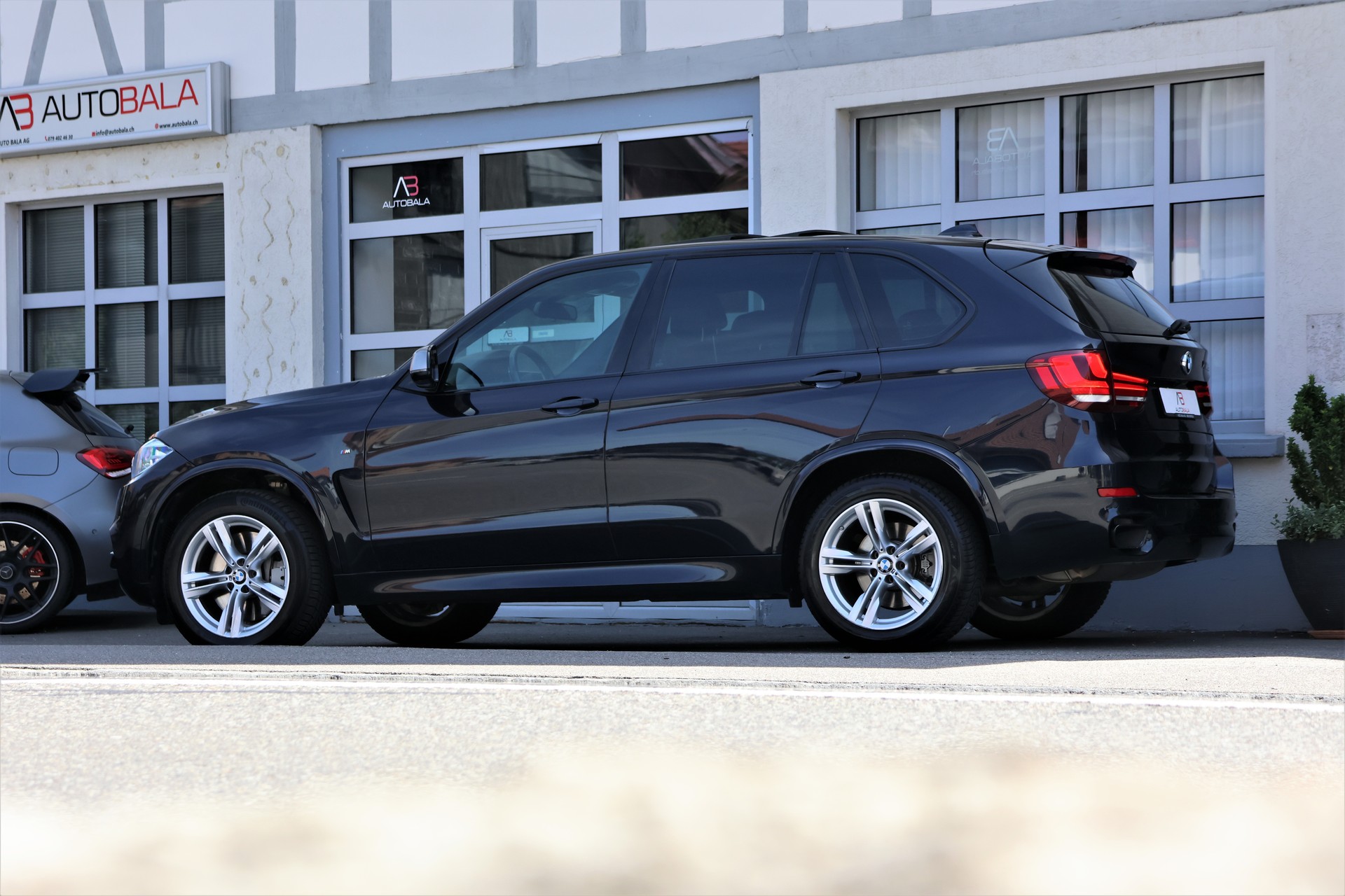 BMW X5 xDrive M50d Steptronic (CH)-showroom-element-3