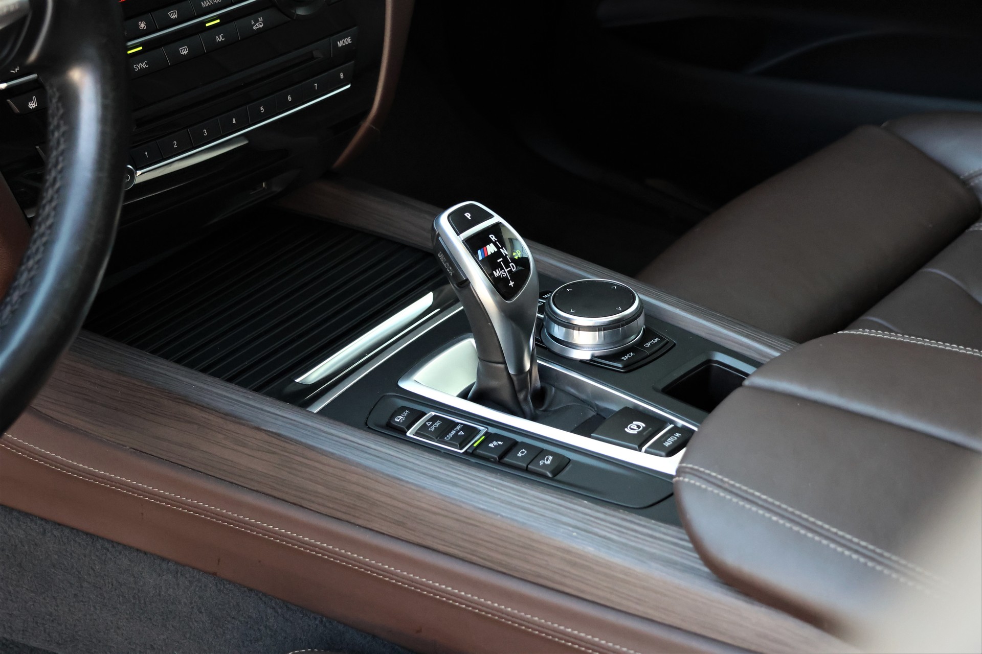 BMW X5 xDrive M50d Steptronic (CH)-image-10