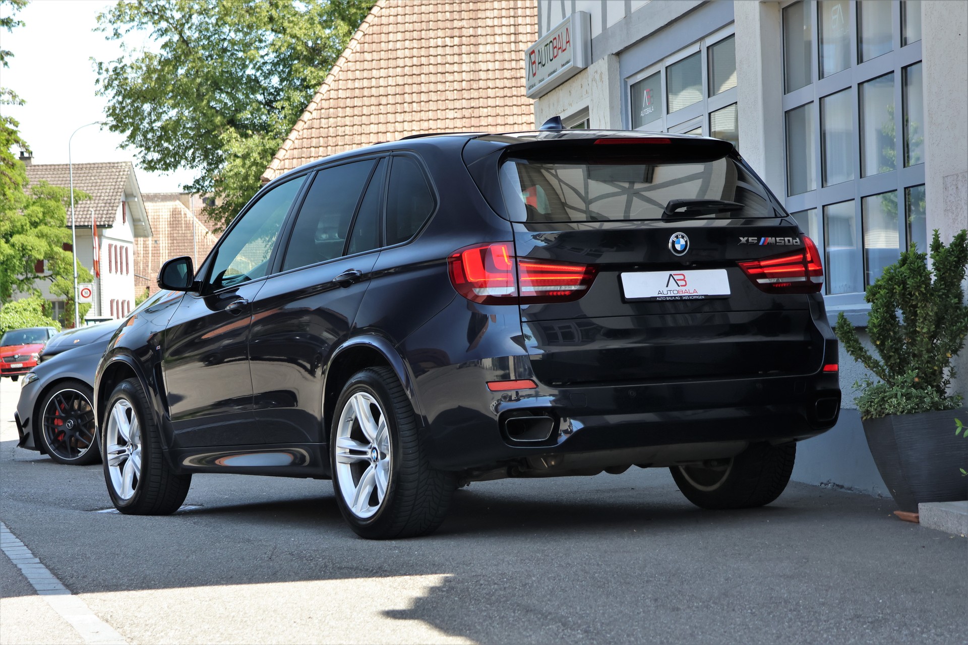 BMW X5 xDrive M50d Steptronic (CH)-showroom-element-2