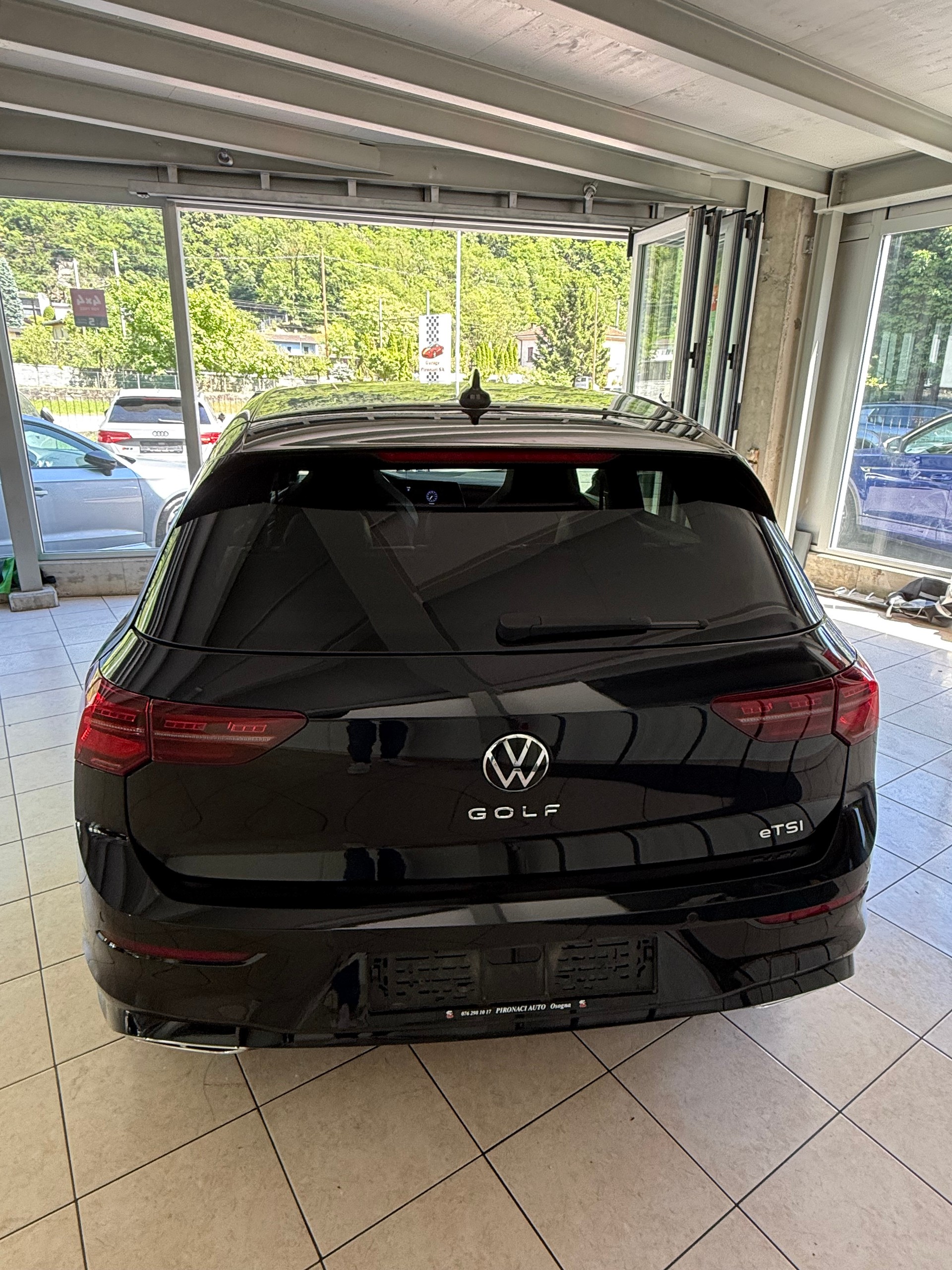 VW Golf 1.5 eTSI mHEV ACT R-Line DSG-image-5