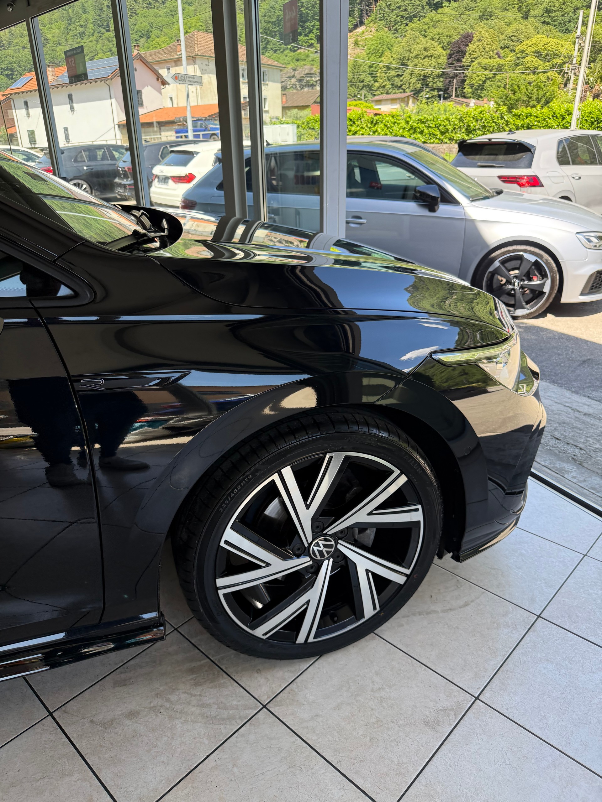 VW Golf 1.5 eTSI mHEV ACT R-Line DSG-image-7