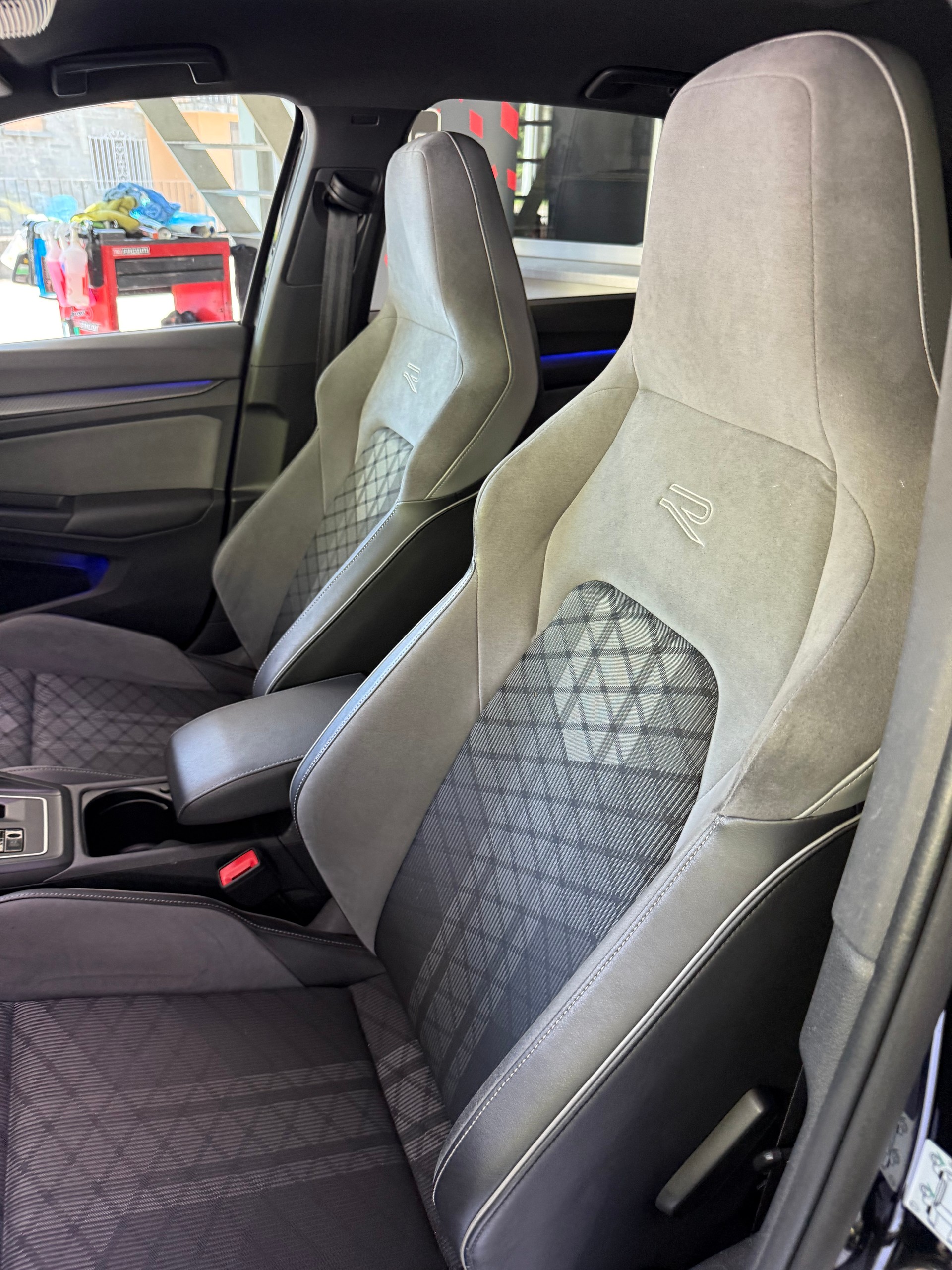 VW Golf 1.5 eTSI mHEV ACT R-Line DSG-image-10