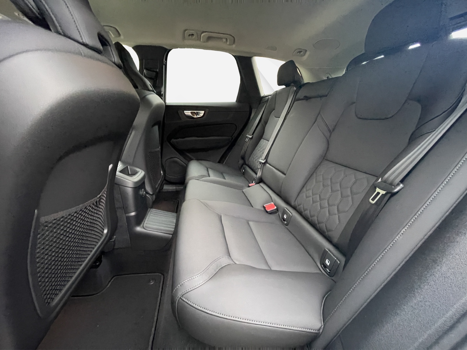 VOLVO XC60 2.0 T6 TE Plus Dark eAWD-image-13