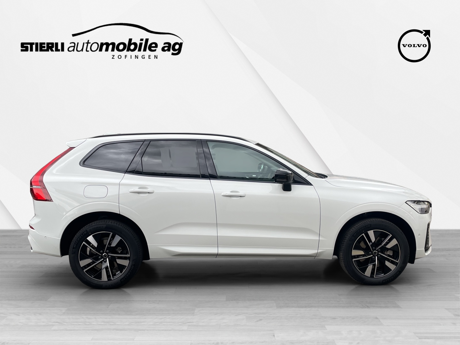 VOLVO XC60 2.0 T6 TE Plus Dark eAWD-showroom-element-3