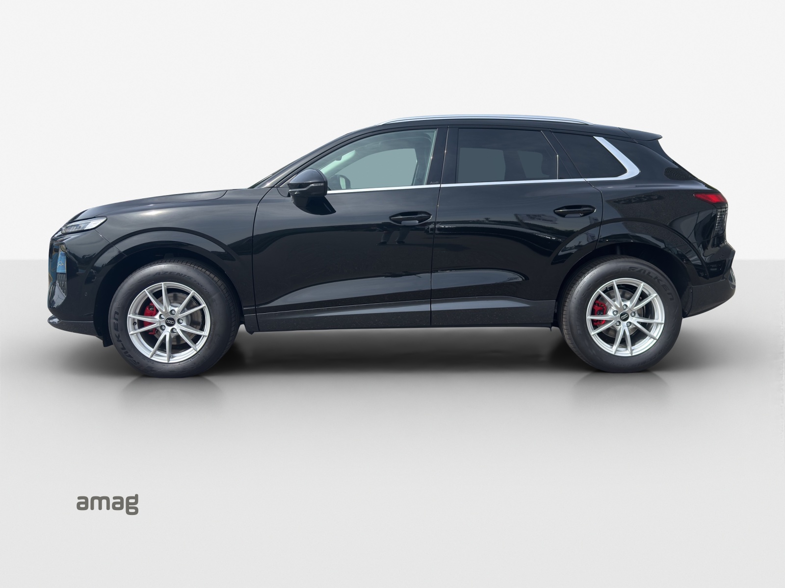 AUDI Q3 SUV 110 kW TFSI S tronic-image-1