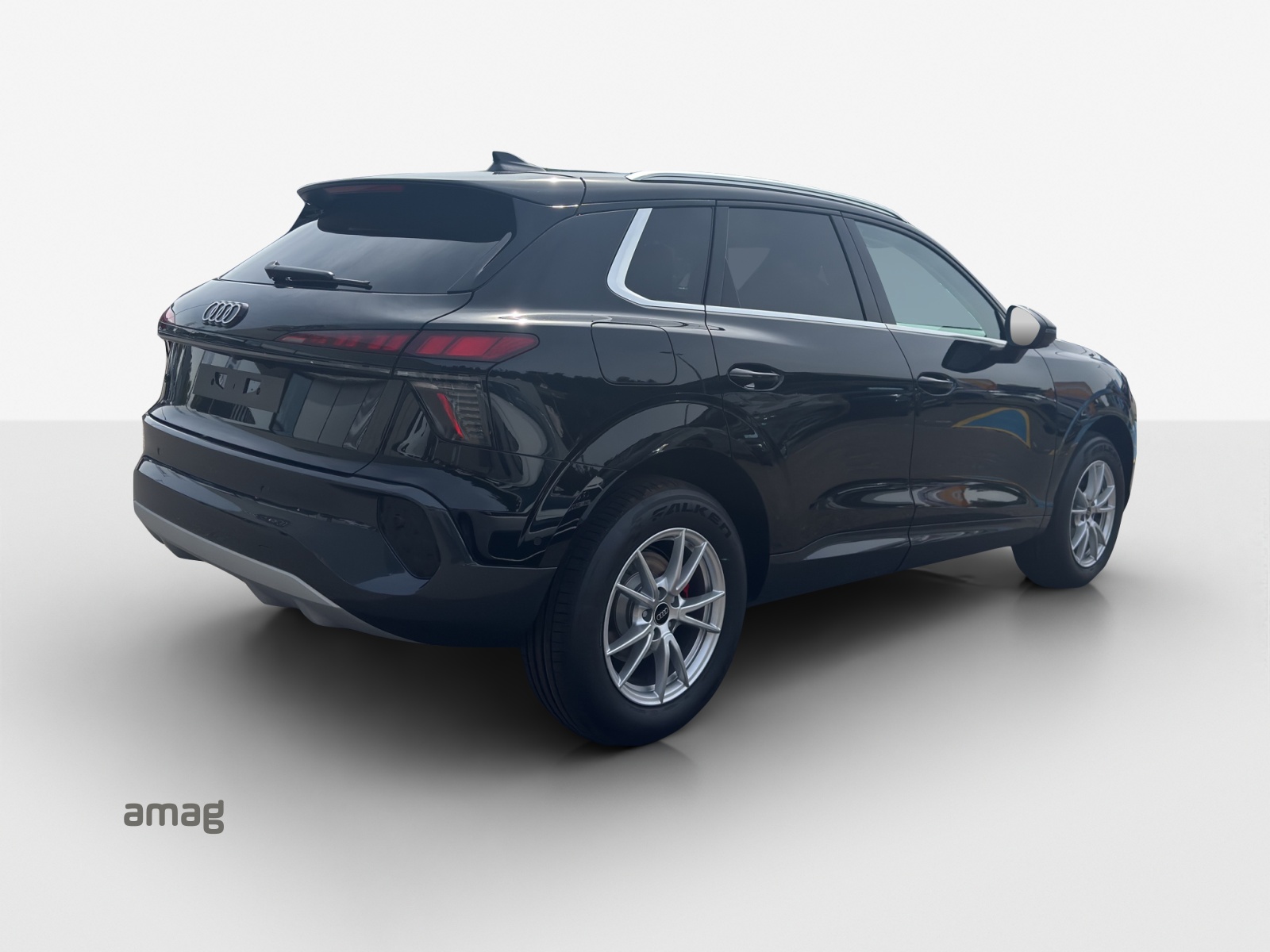 AUDI Q3 SUV 110 kW TFSI S tronic-image-4