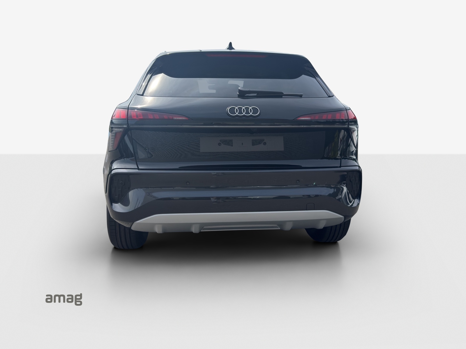 AUDI Q3 SUV 110 kW TFSI S tronic-image-3