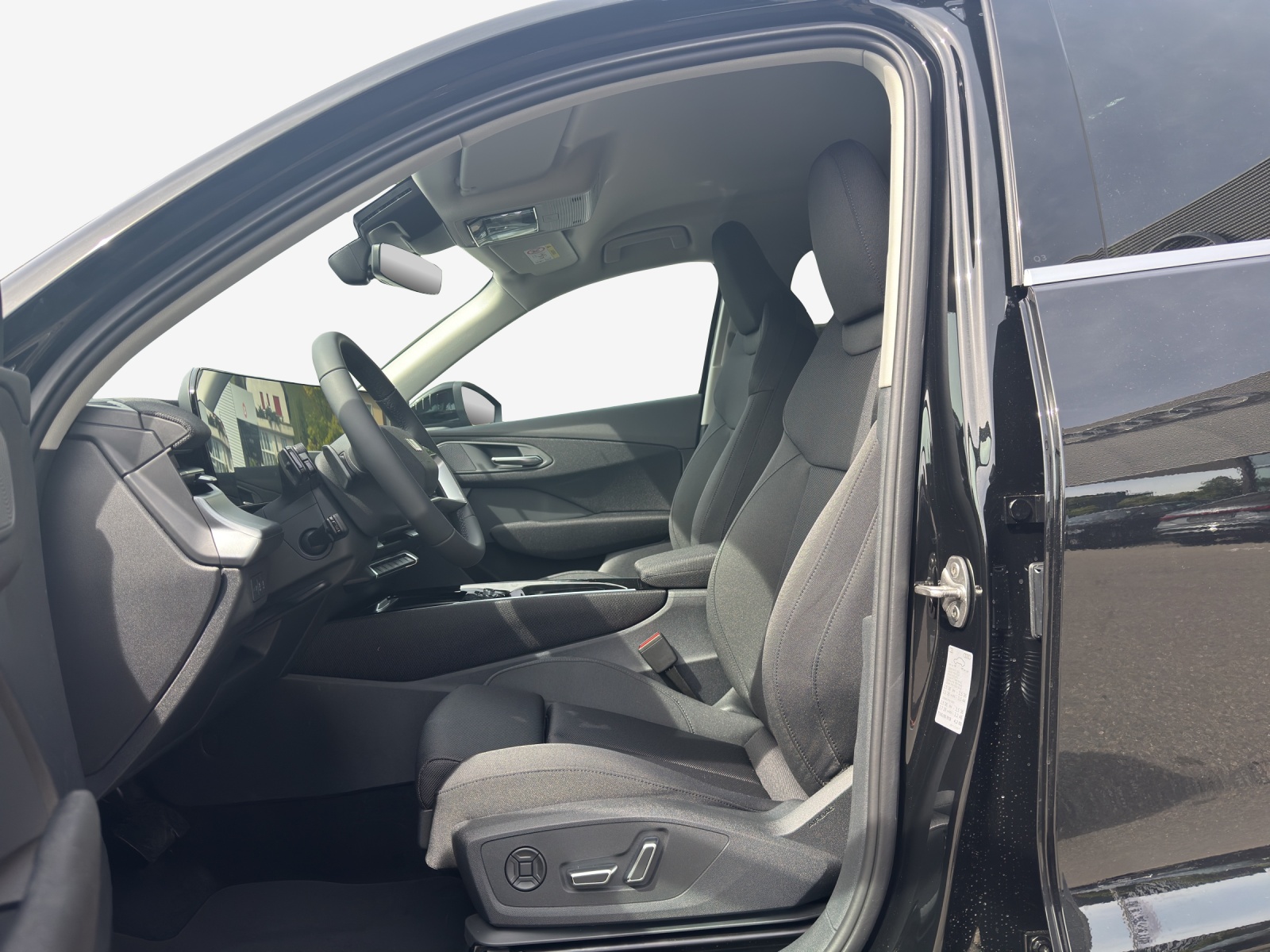 AUDI Q3 SUV 110 kW TFSI S tronic-image-7