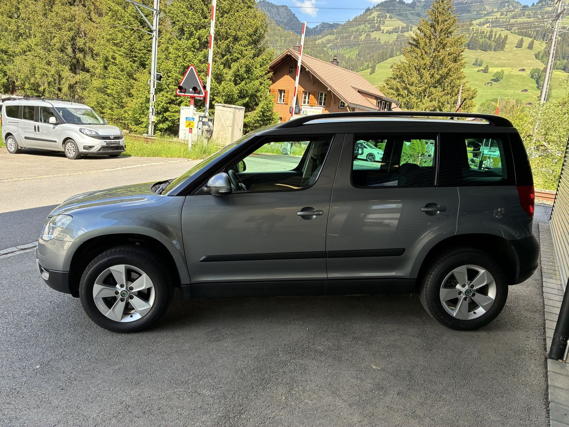 SKODA Yeti 1.8 TSI Active 4x4-image-2