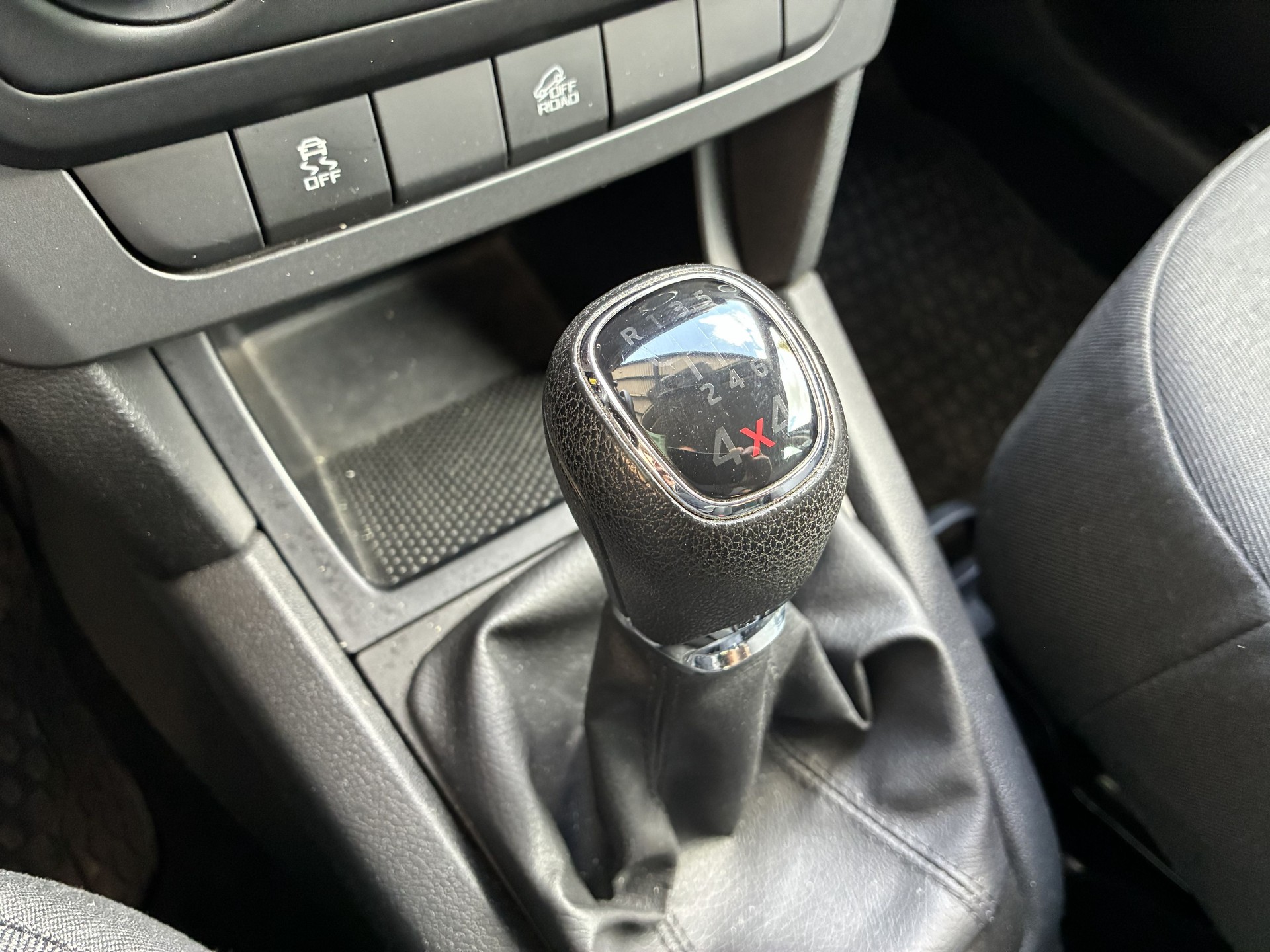 SKODA Yeti 1.8 TSI Active 4x4-image-12