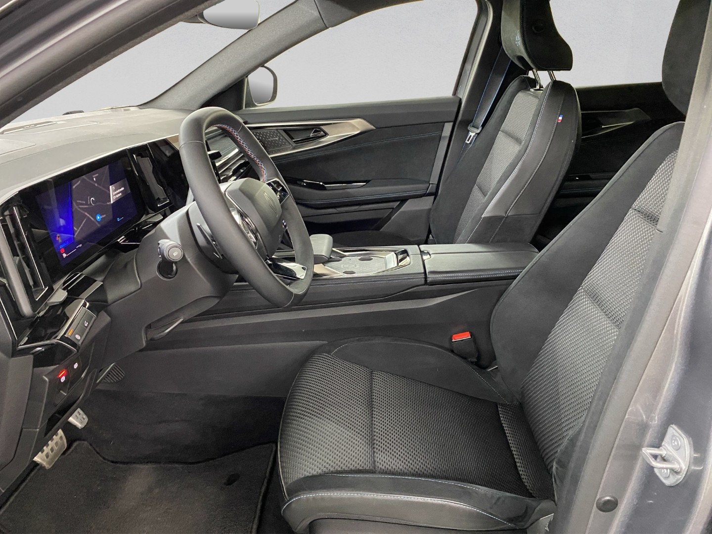 RENAULT Austral 1.2 HEV 200 Iconic Esprit Alpine A-image-11