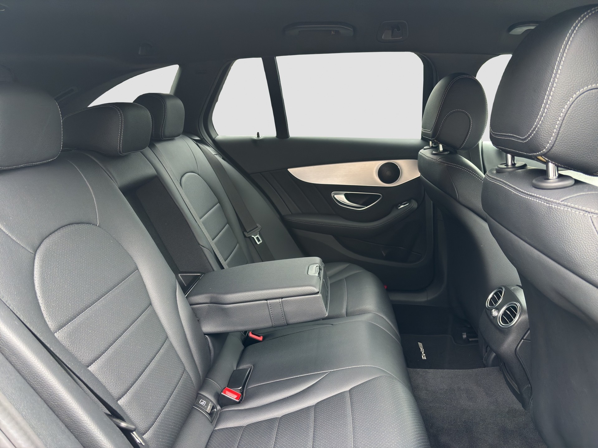 MERCEDES-BENZ C 220 d AMG Line 4Matic 9G-Tronic-image-14