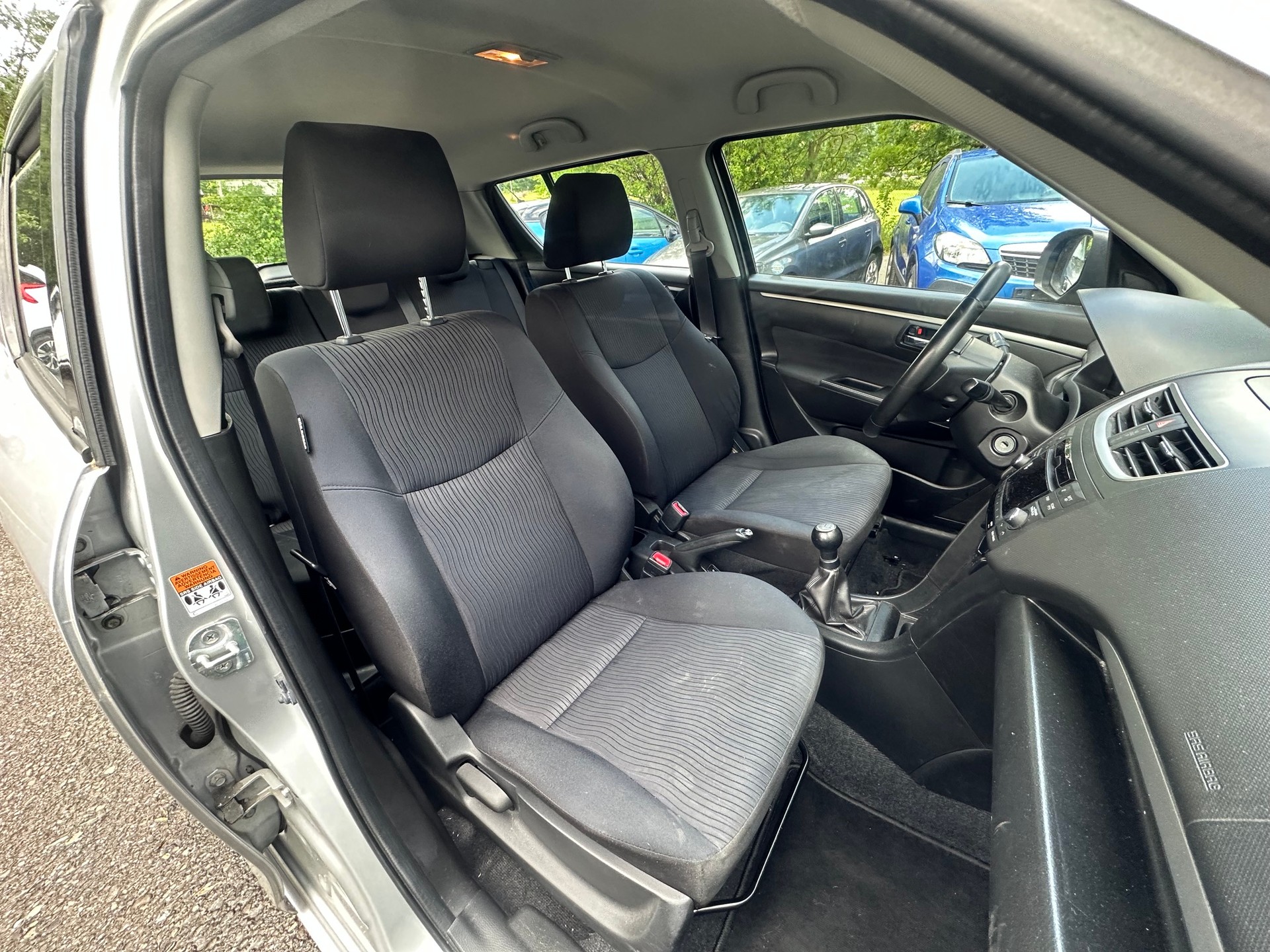 SUZUKI Swift 1.2i 16V GL Top 4x4-image-8