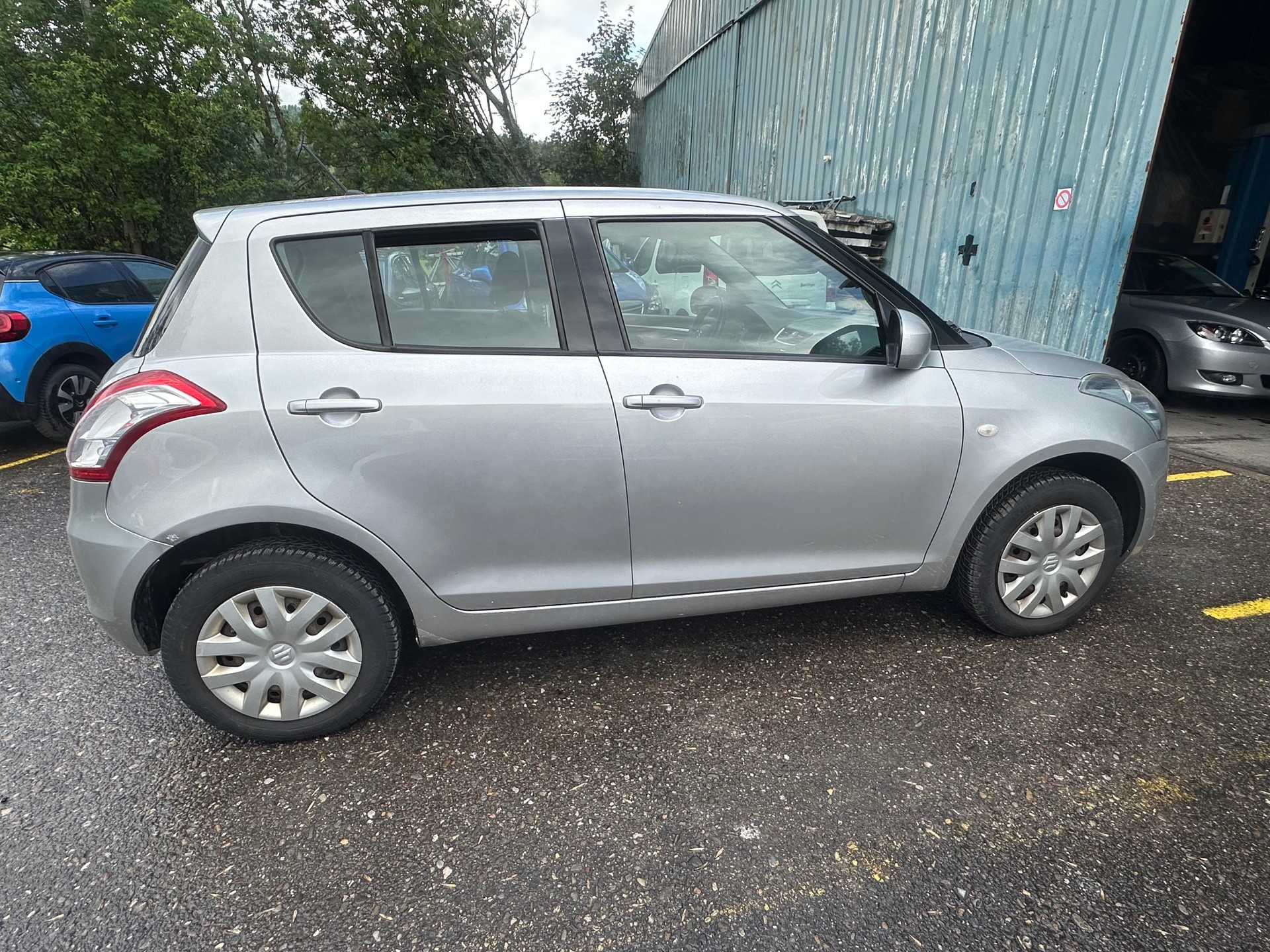 SUZUKI Swift 1.2i 16V GL Top 4x4-image-6