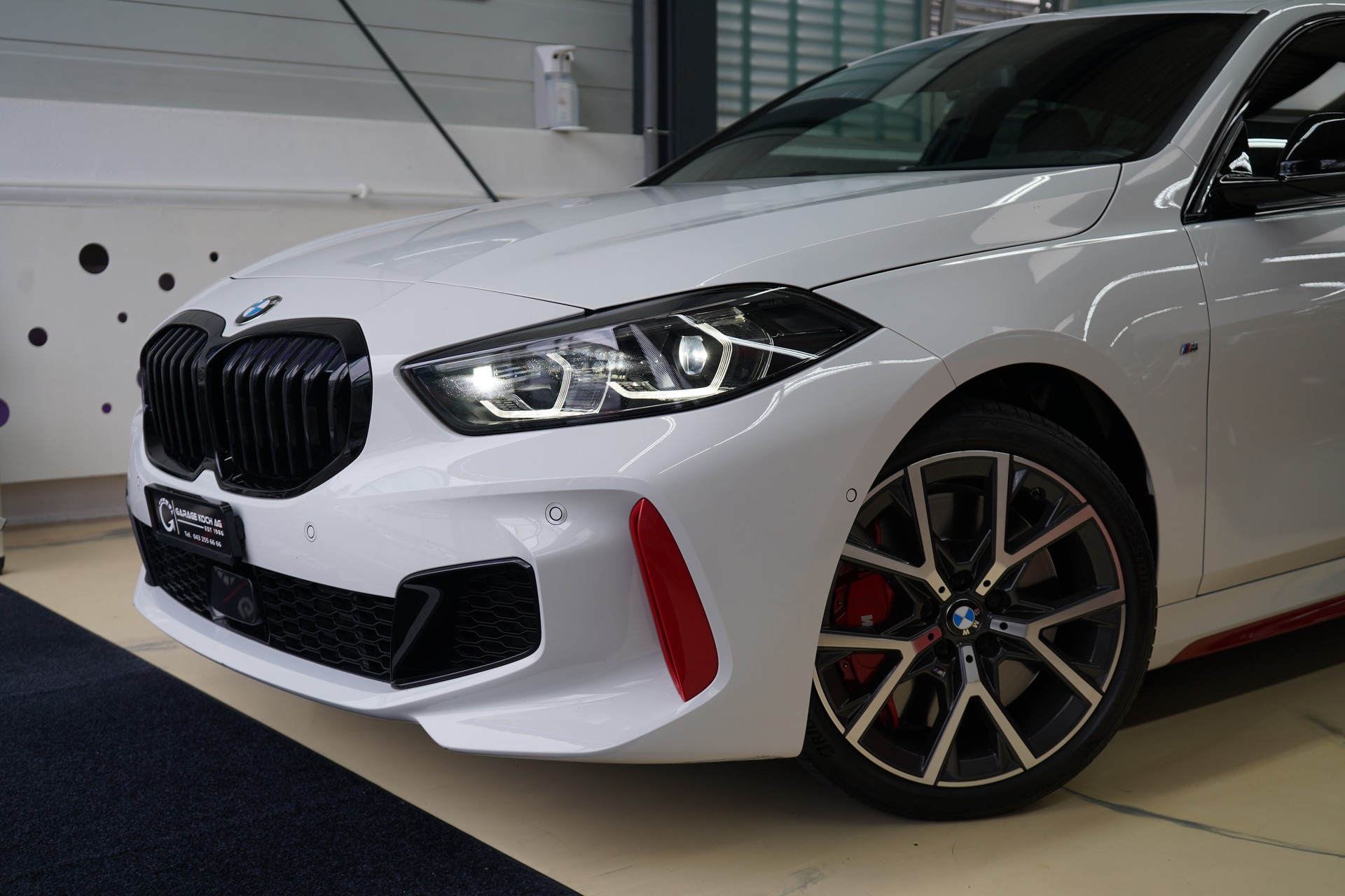 BMW 128ti M Sport Pro Steptronic-showroom-element-3