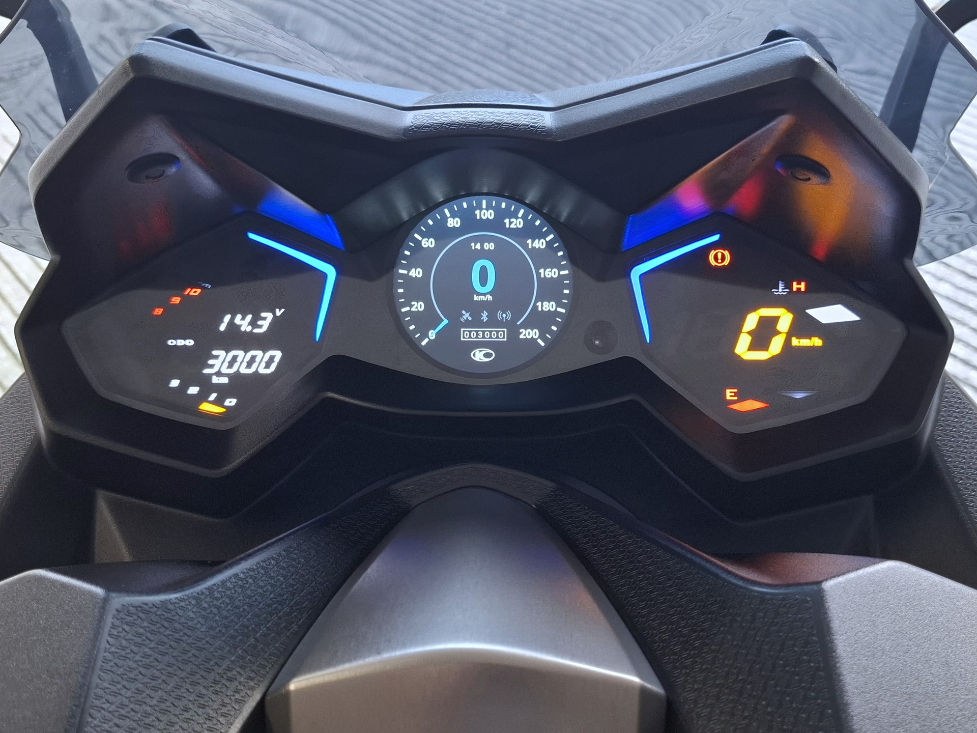KYMCO AK 550i ABS-image-7