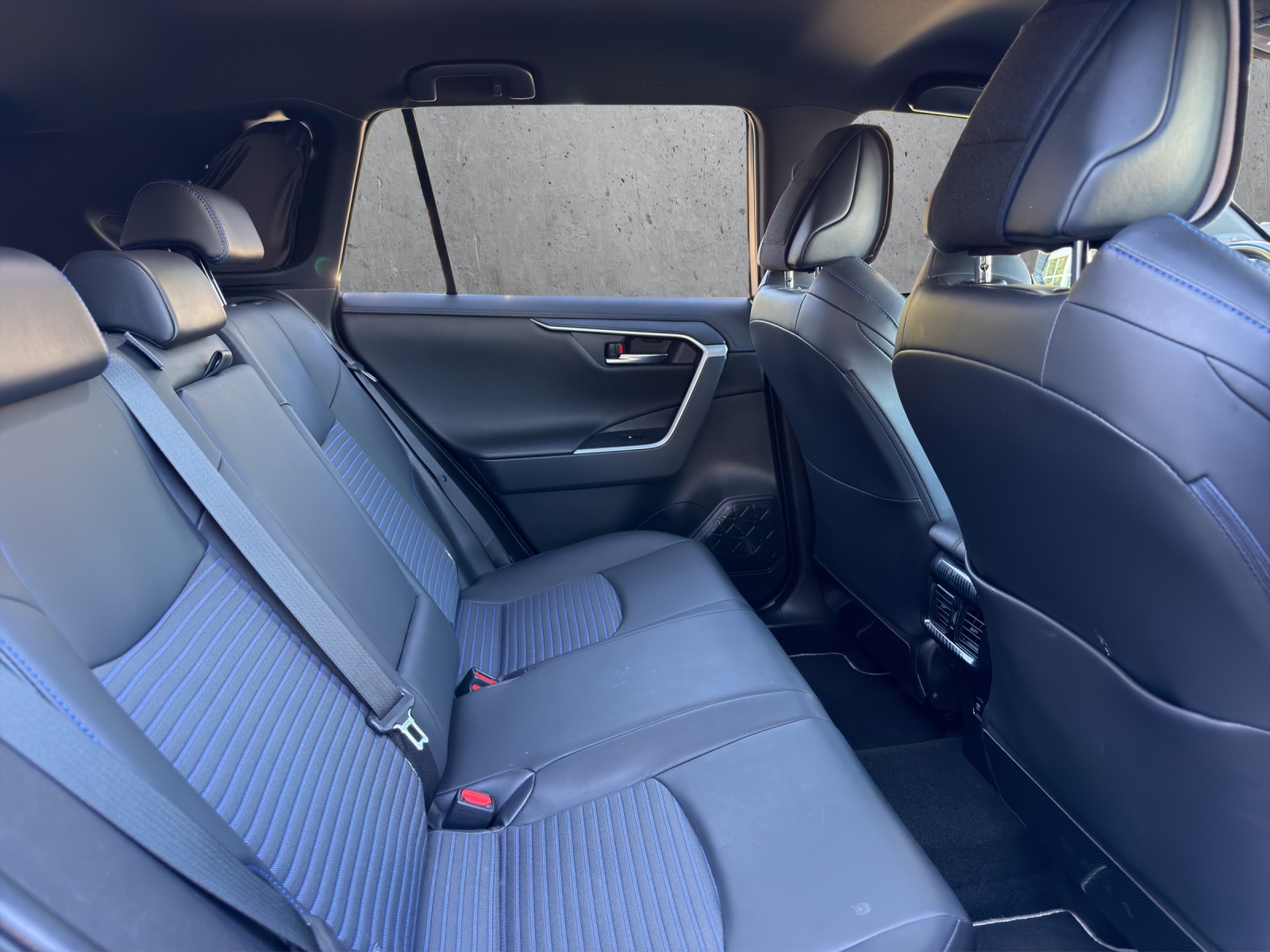 TOYOTA RAV4 2.5 HEV Style-image-12