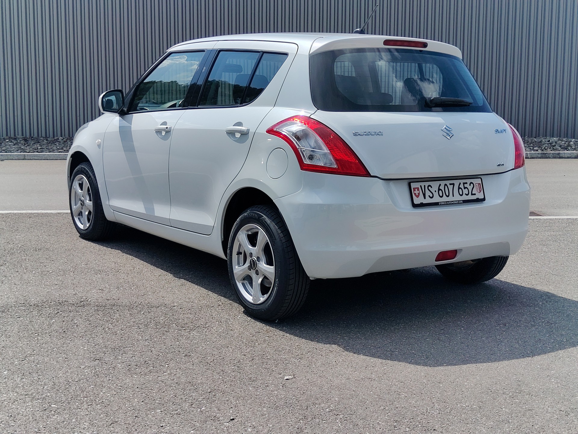 SUZUKI Swift 1.2i 16V GL 4x4-showroom-element-2