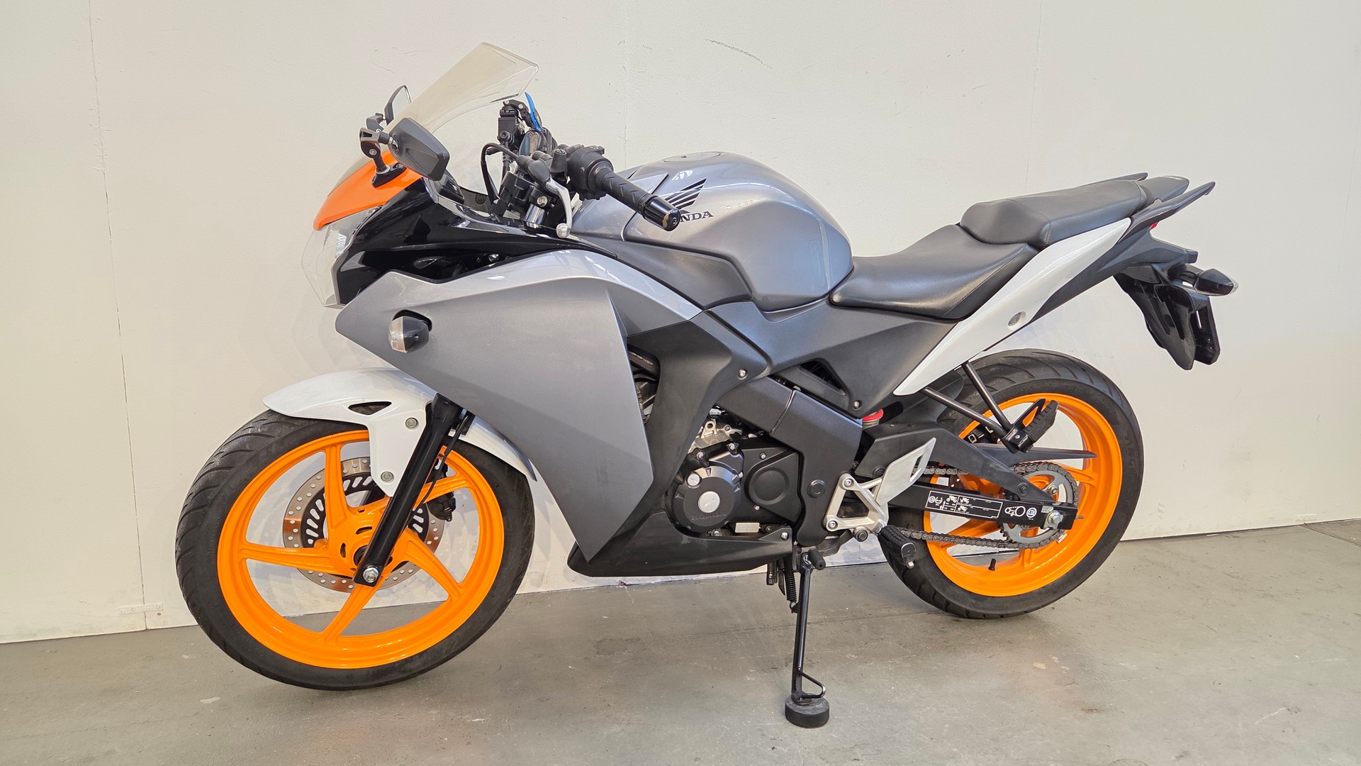 HONDA CBR 125 R-showroom-element-3