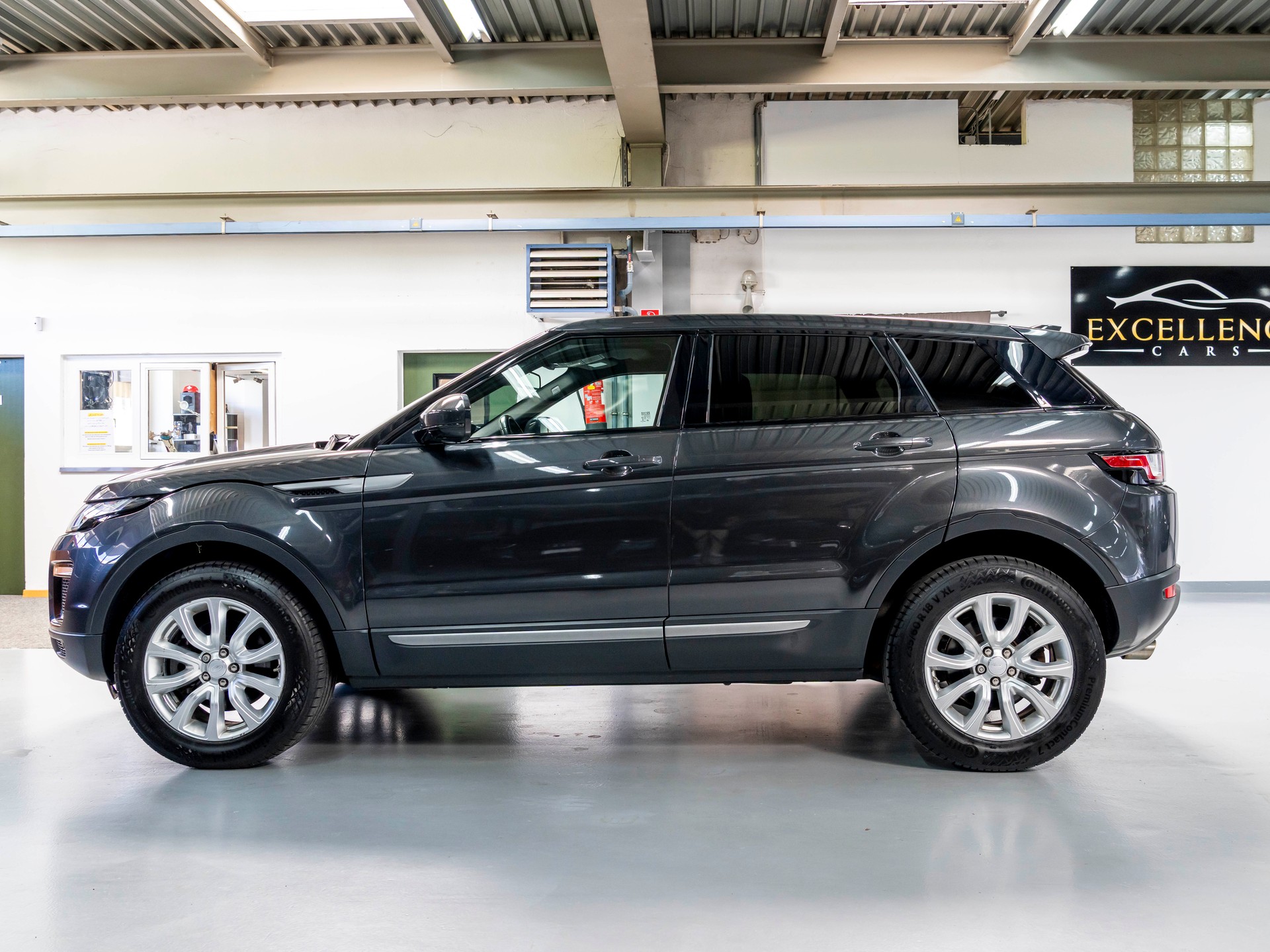 LAND ROVER Range Rover Evoque 2.0 Si4 SE Advantage AT9-showroom-element-3