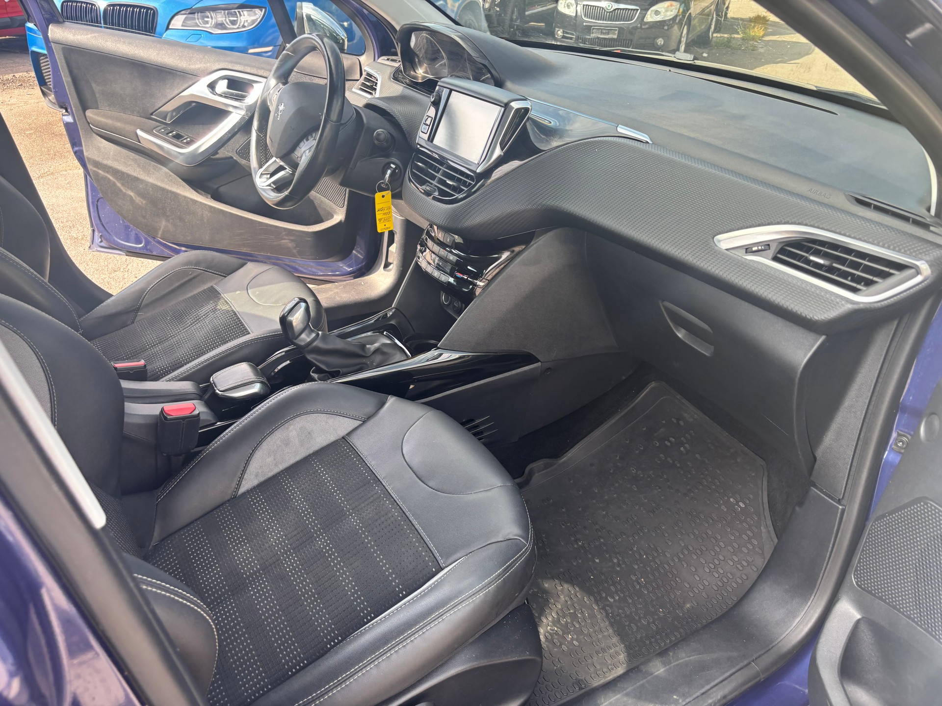 PEUGEOT 2008 1.2 PureTech Active-image-13