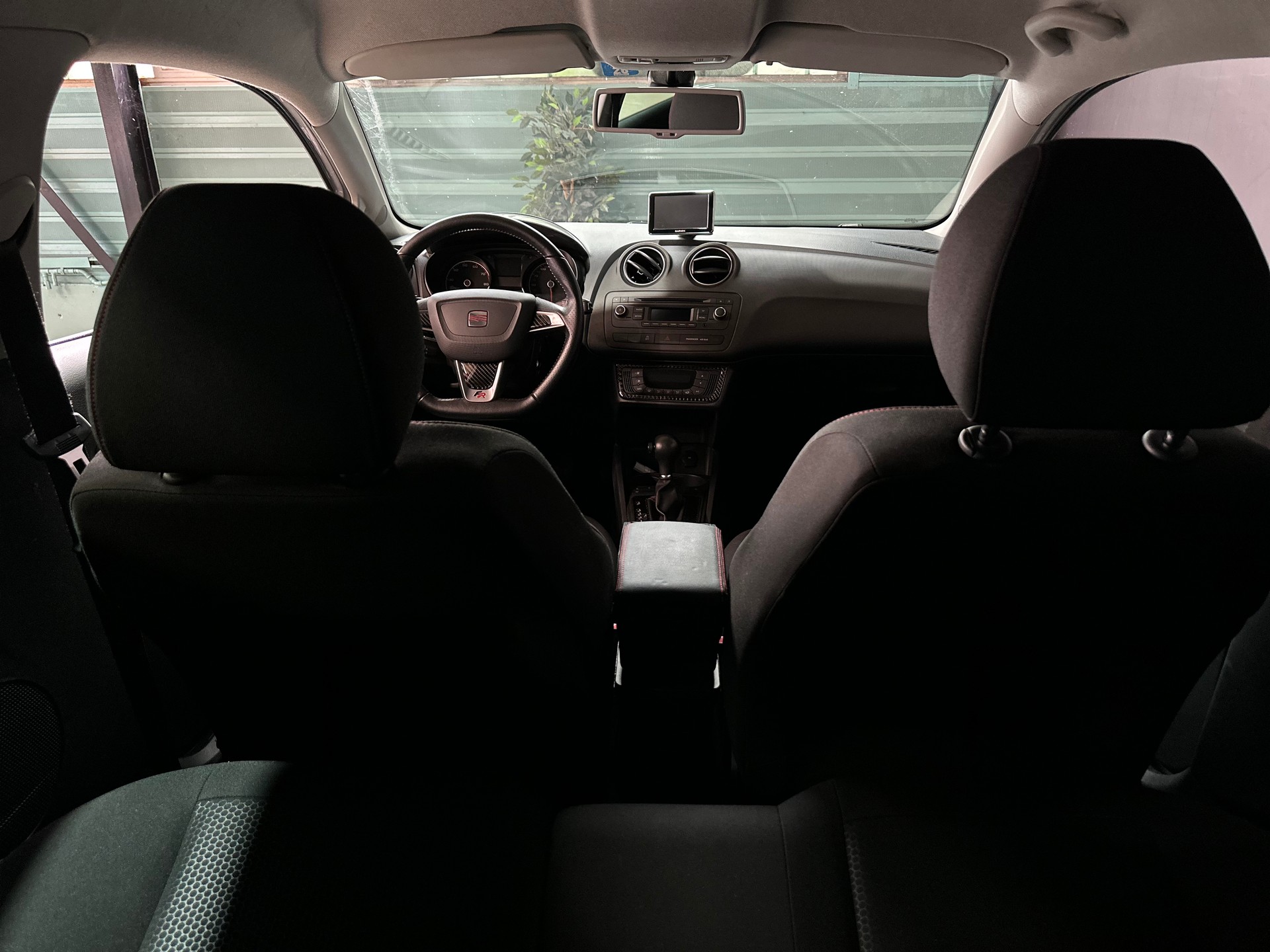 SEAT Ibiza SC 1.2 TSI FR DSG-image-8