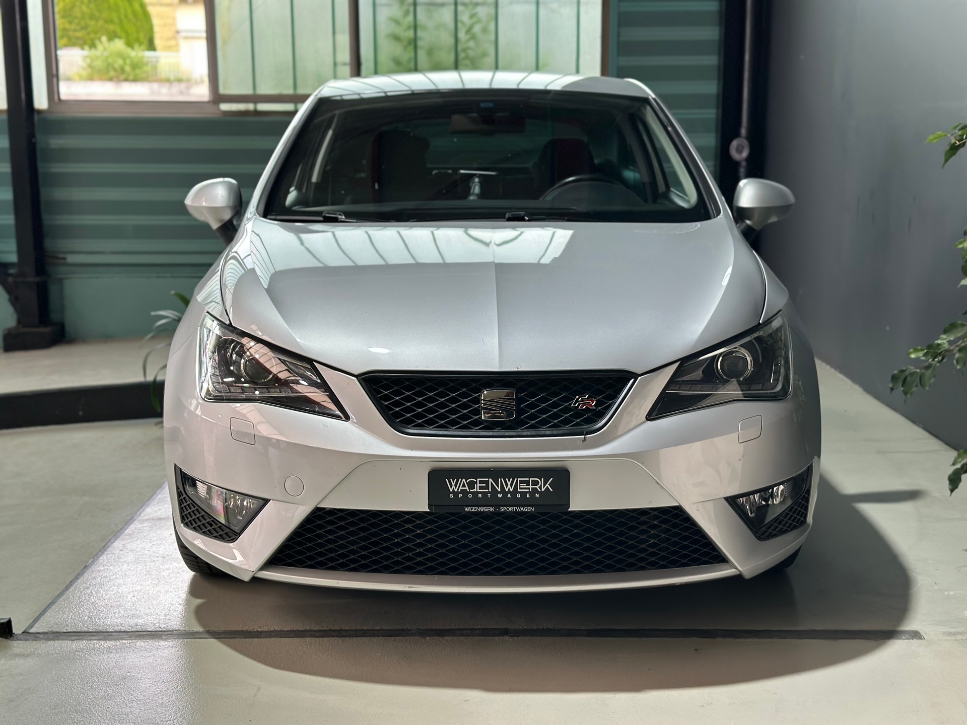 SEAT Ibiza SC 1.2 TSI FR DSG-showroom-element-1