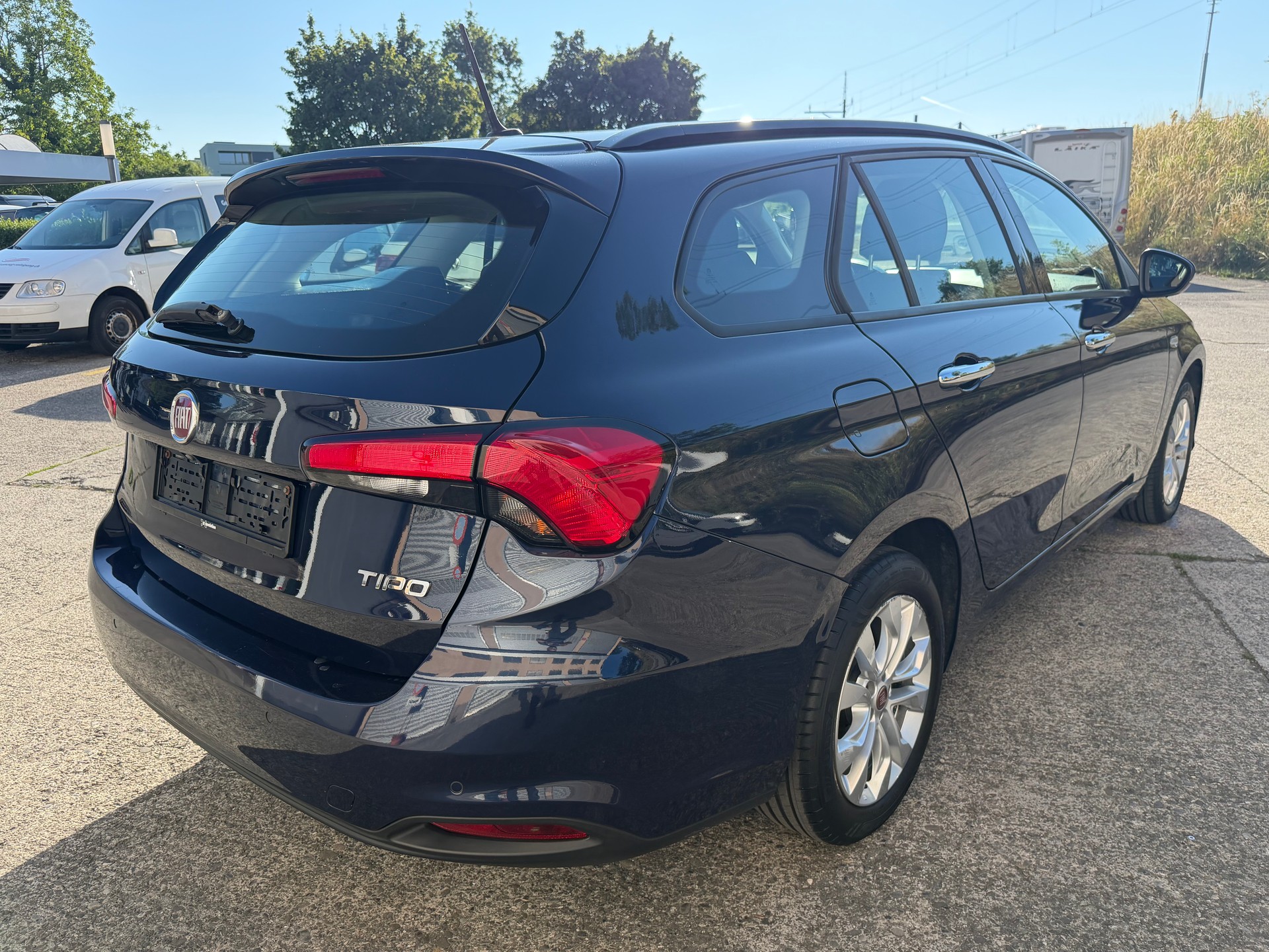 FIAT Tipo 1.6MJ Station Wagon Lounge DCT-image-4