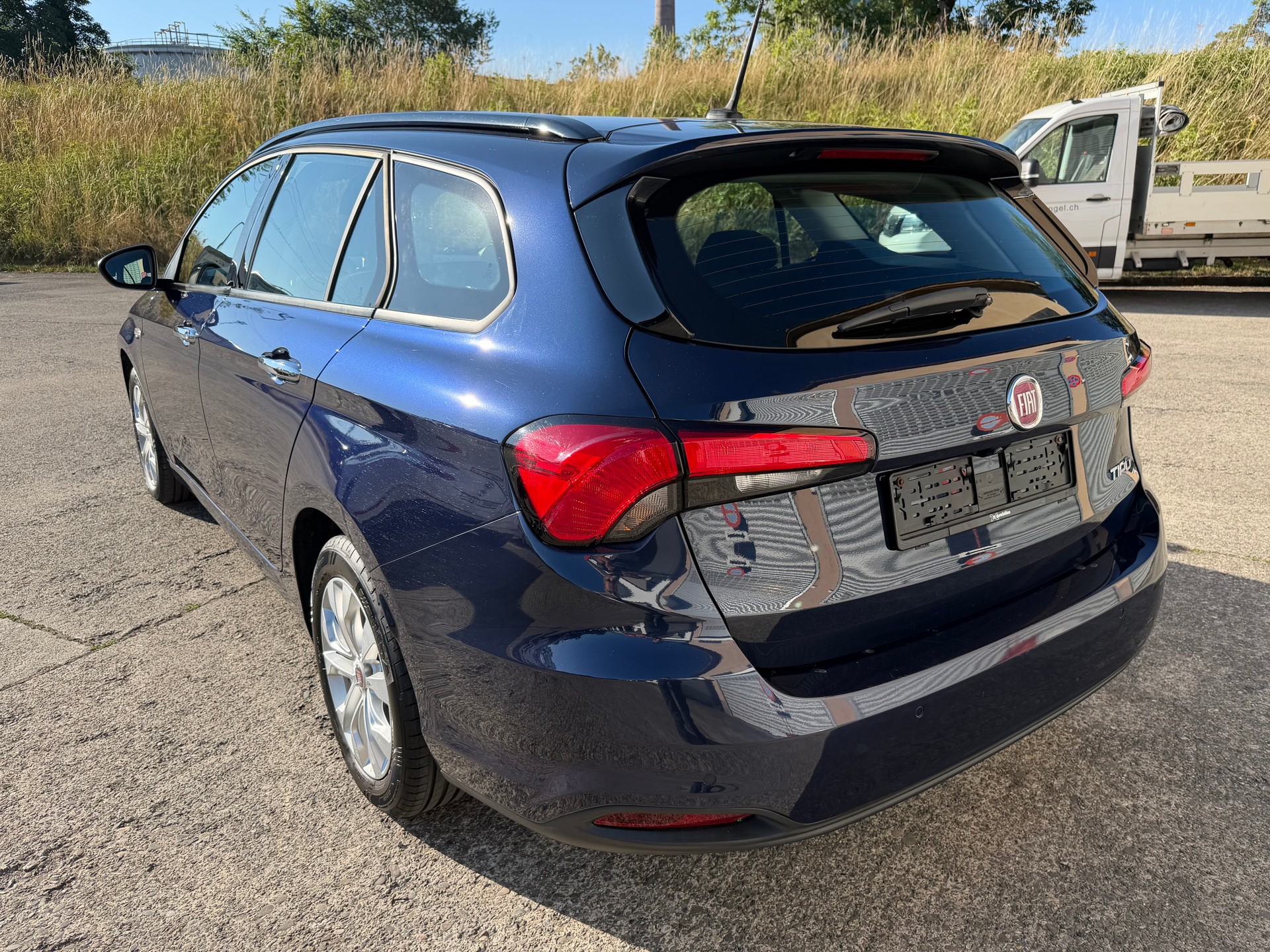 FIAT Tipo 1.6MJ Station Wagon Lounge DCT-showroom-element-2