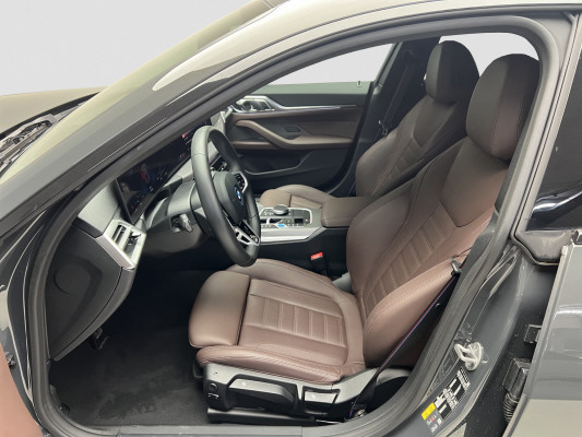 BMW i4 xDrive 40 M Sport Pro-image-8