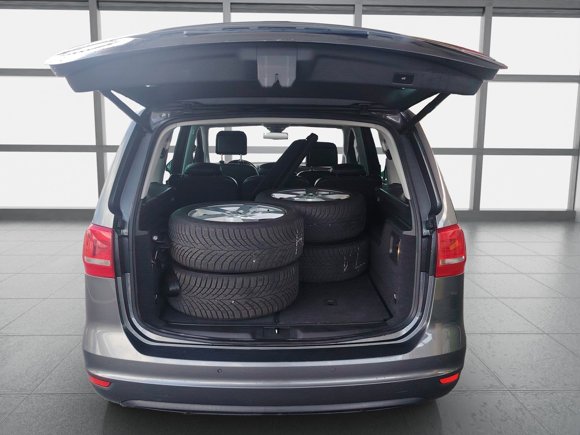VW Sharan 2.0 TDI BMT Comfortline DSG-image-14
