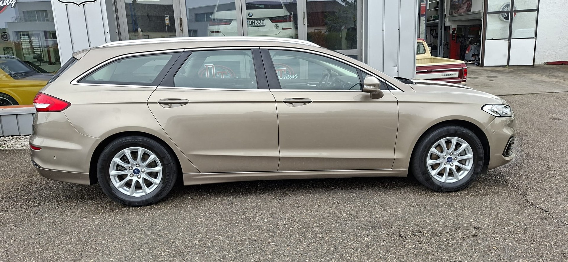 FORD 2.0 HEV 187 Titanium-image-3