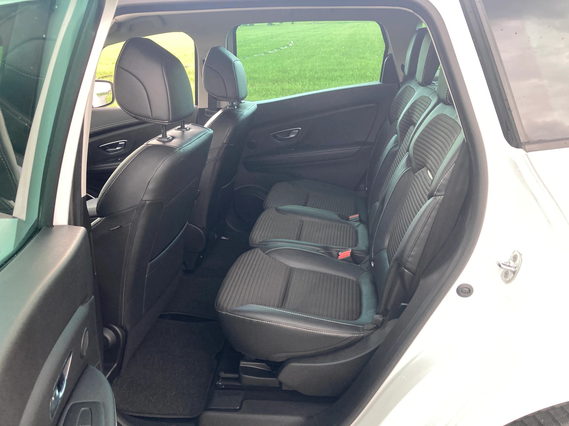 RENAULT Grand Scénic 1.5 dCi Intens EDC-image-5